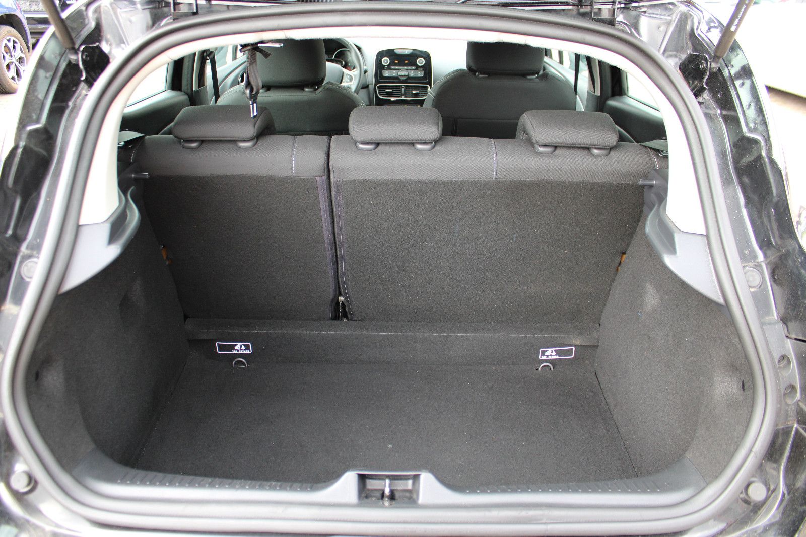 Fahrzeugabbildung Renault Clio Limeted PDC,Klima,USB