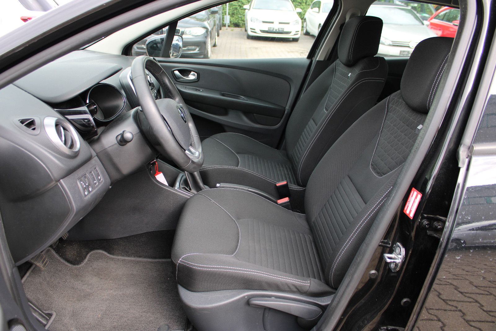 Fahrzeugabbildung Renault Clio Limeted PDC,Klima,USB