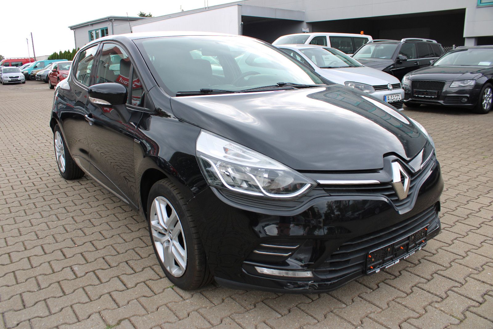 Fahrzeugabbildung Renault Clio Limeted PDC,Klima,USB