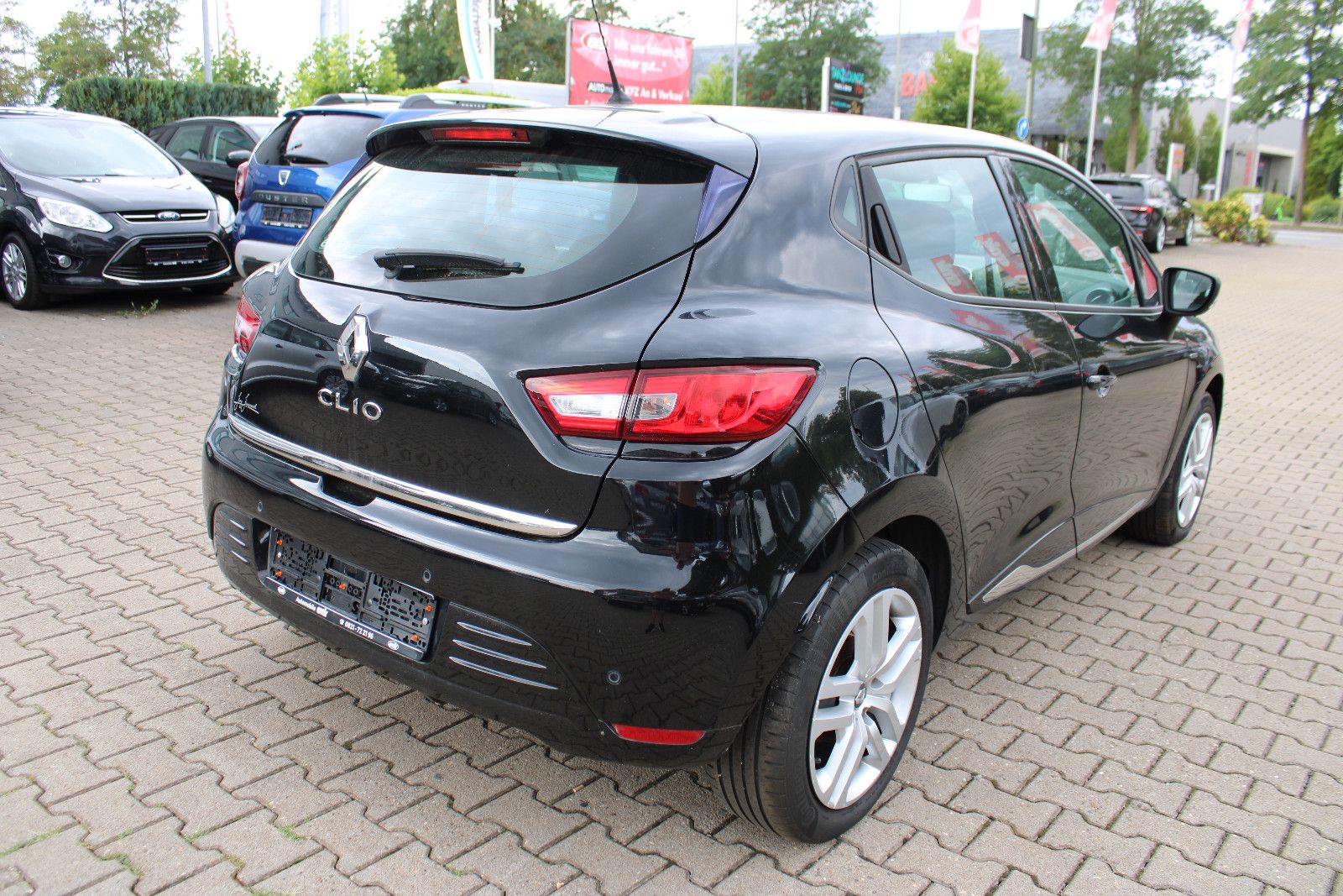 Fahrzeugabbildung Renault Clio Limeted PDC,Klima,USB