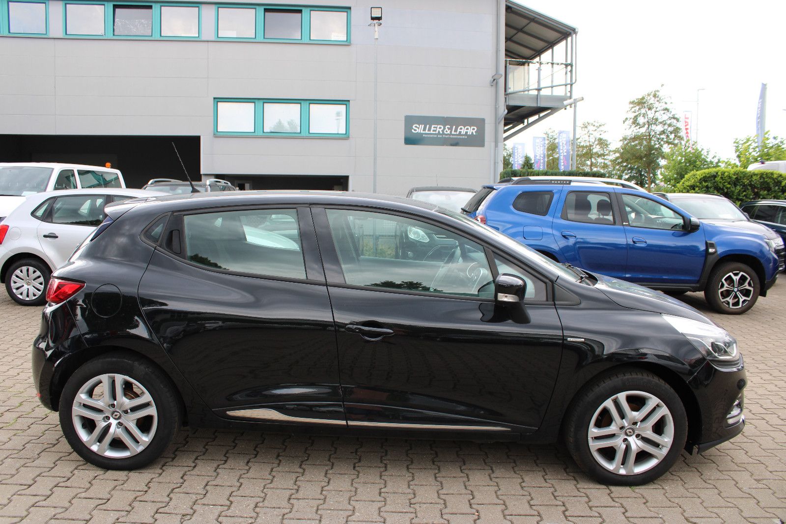 Fahrzeugabbildung Renault Clio Limeted PDC,Klima,USB