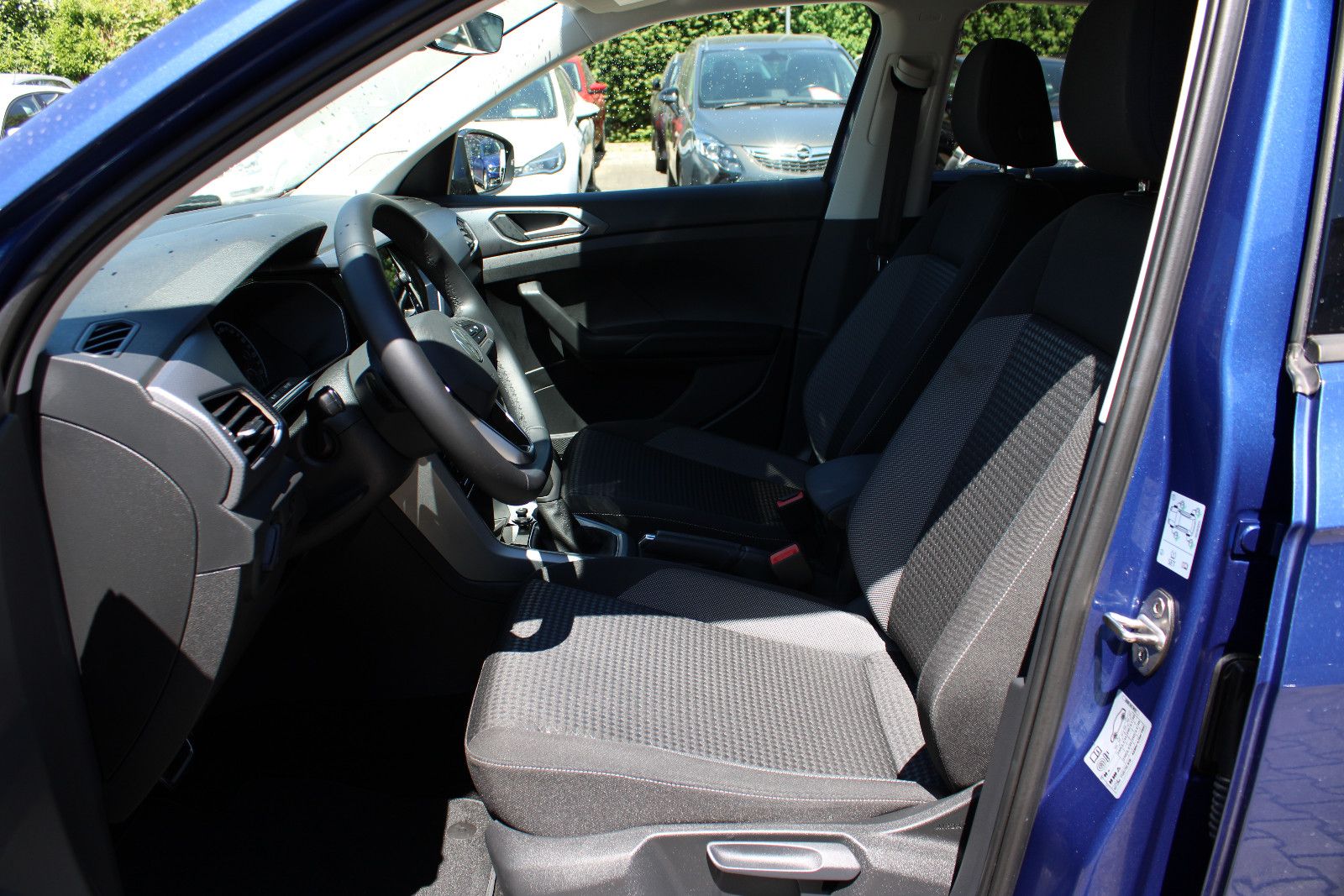 Fahrzeugabbildung Volkswagen T-Cross 1.0 TSI OPF DSG ACTIVE
