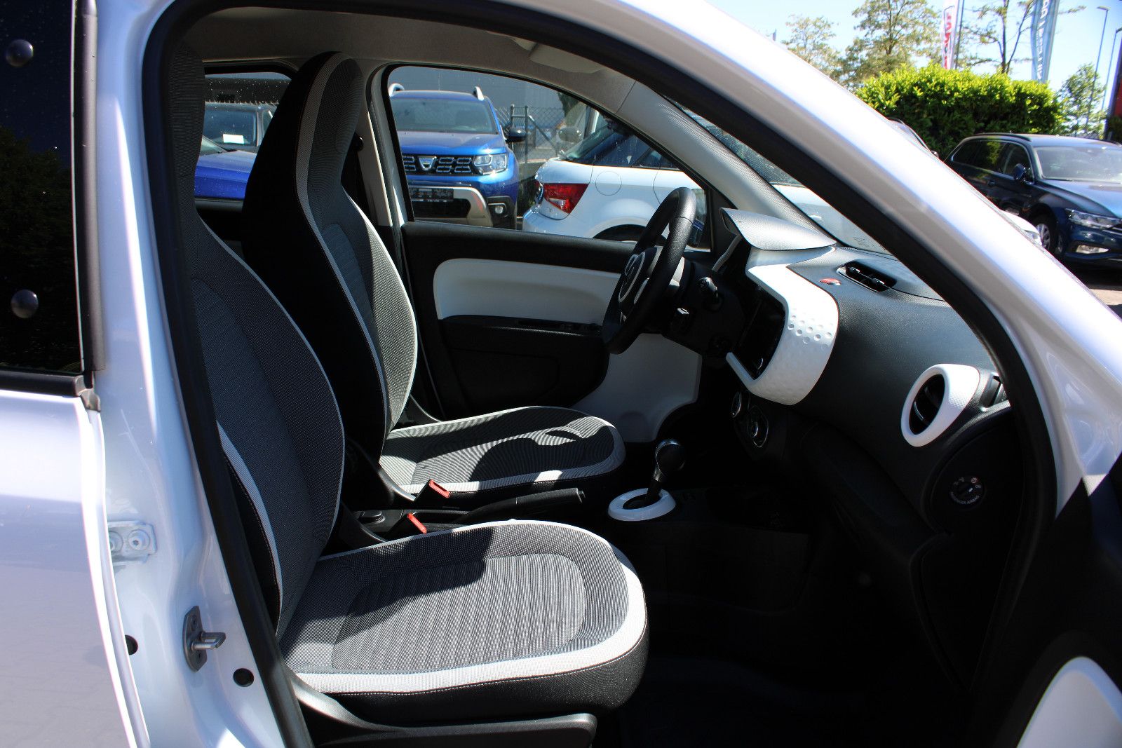 Fahrzeugabbildung Renault Twingo Electric 22KWh PDC,LED,Apple/Android