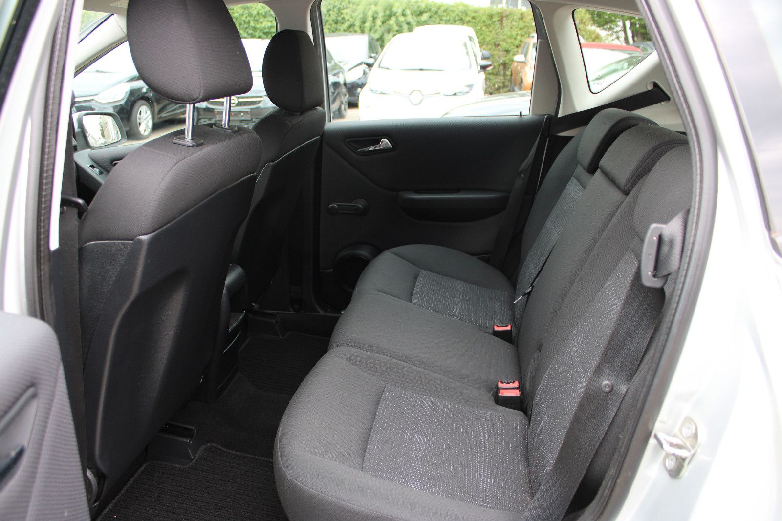 Fahrzeugabbildung Mercedes-Benz A 160 Automatik 7-Gang Klima, Alu, TÜV neu.