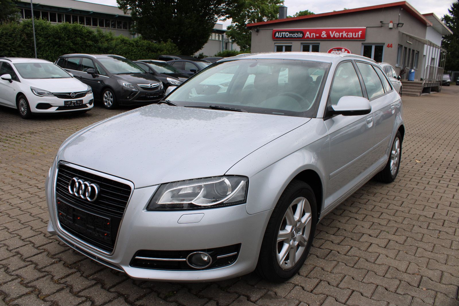 Fahrzeugabbildung Audi A3 1.6 TDI Sportback Xenon,Navi,PDC,AHK