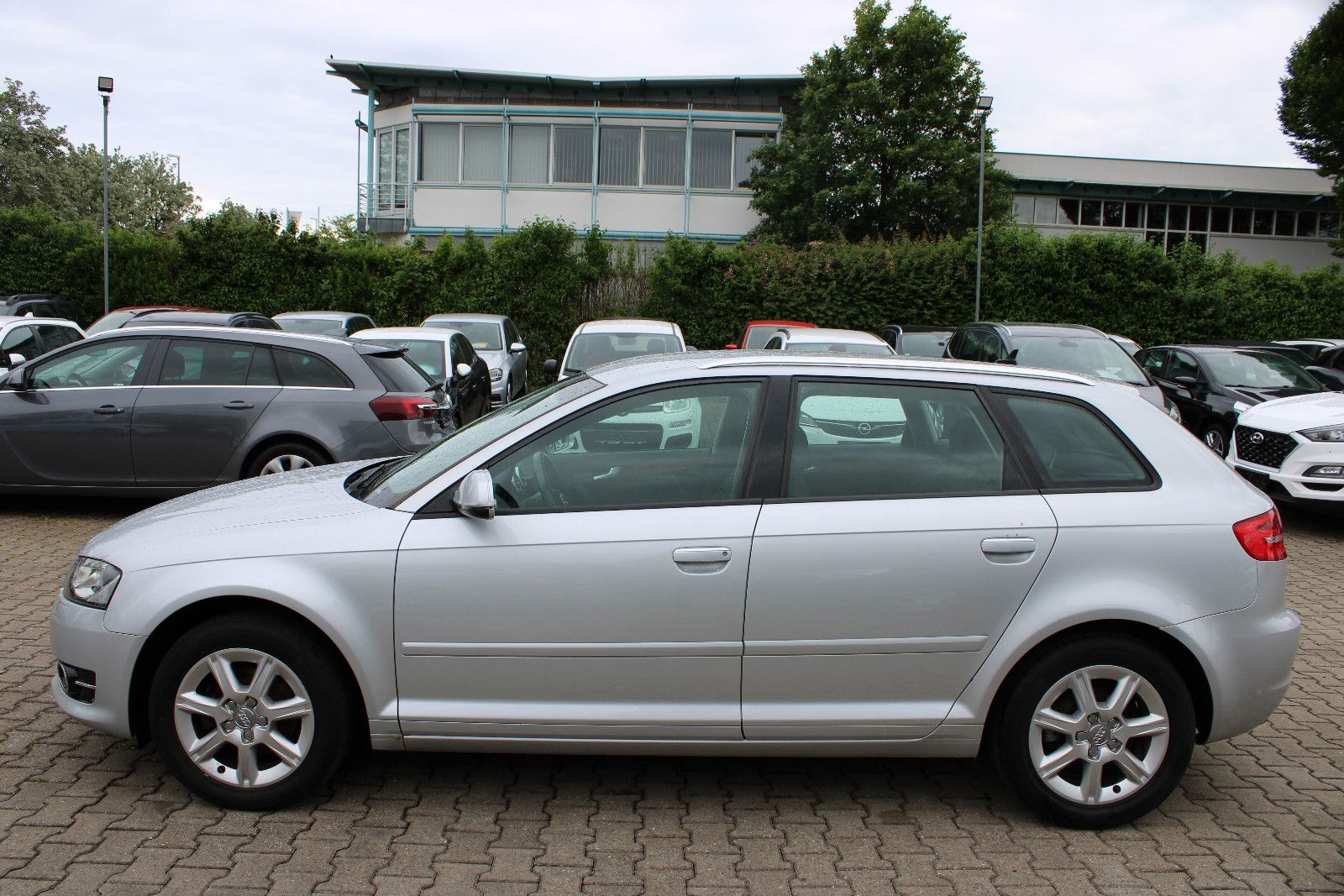 Fahrzeugabbildung Audi A3 1.6 TDI Sportback Xenon,Navi,PDC,AHK