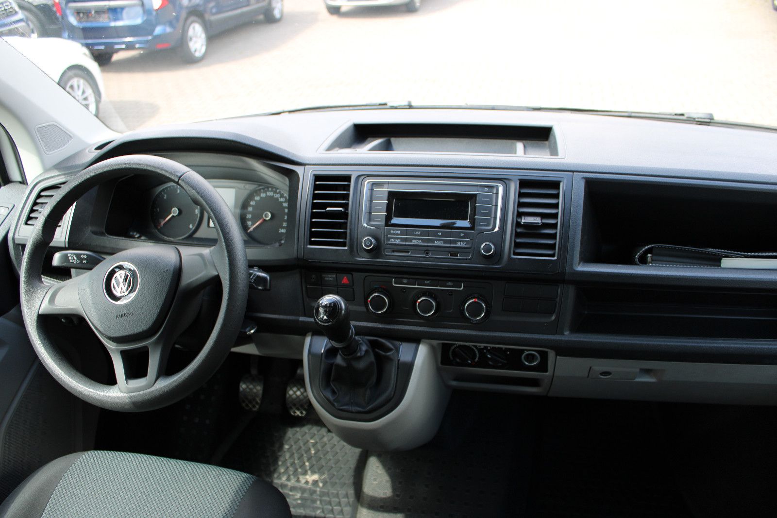 Fahrzeugabbildung Volkswagen T6 Transporter 9.Sitzer Klima,PDC