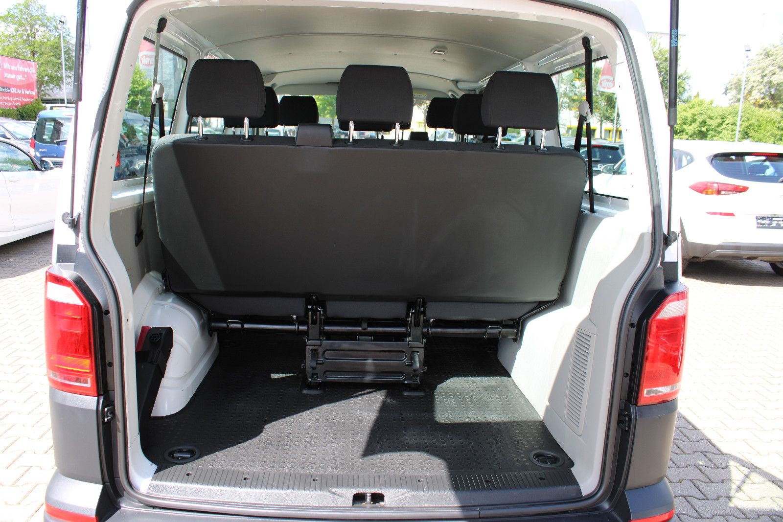 Fahrzeugabbildung Volkswagen T6 Transporter 9.Sitzer Klima,PDC