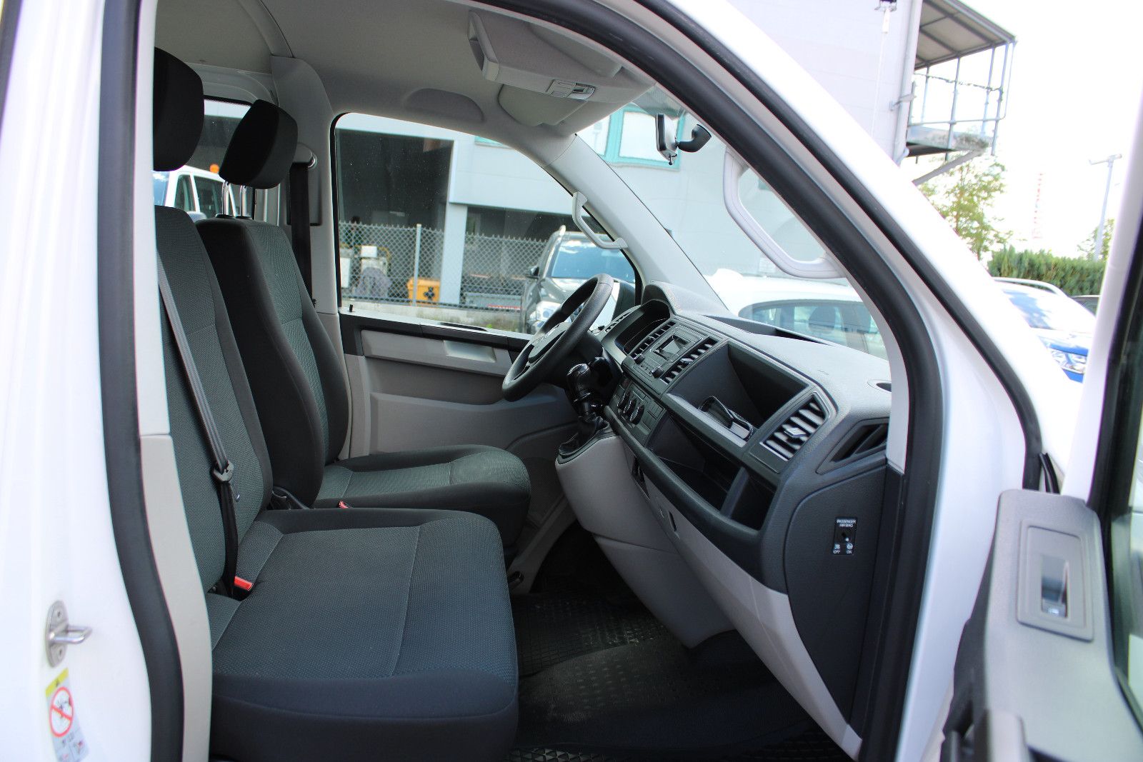 Fahrzeugabbildung Volkswagen T6 Transporter 9.Sitzer Klima,PDC