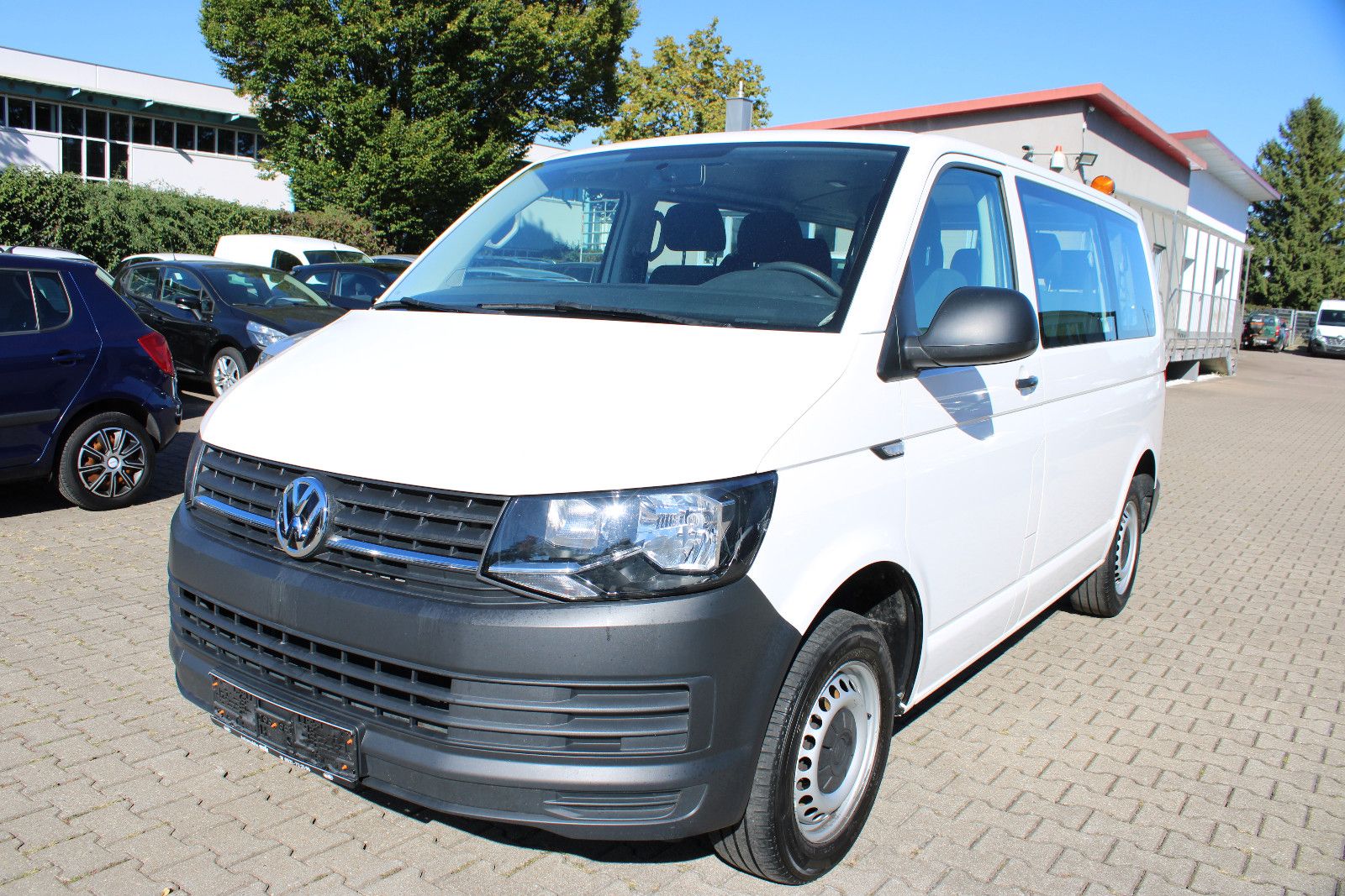 Fahrzeugabbildung Volkswagen T6 Transporter 9.Sitzer Klima,PDC, 1.Hand