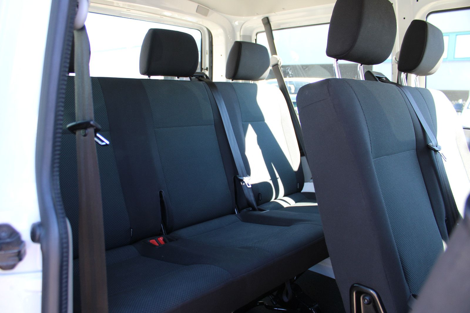 Fahrzeugabbildung Volkswagen T6 Transporter 9.Sitzer Klima,PDC, 1.Hand
