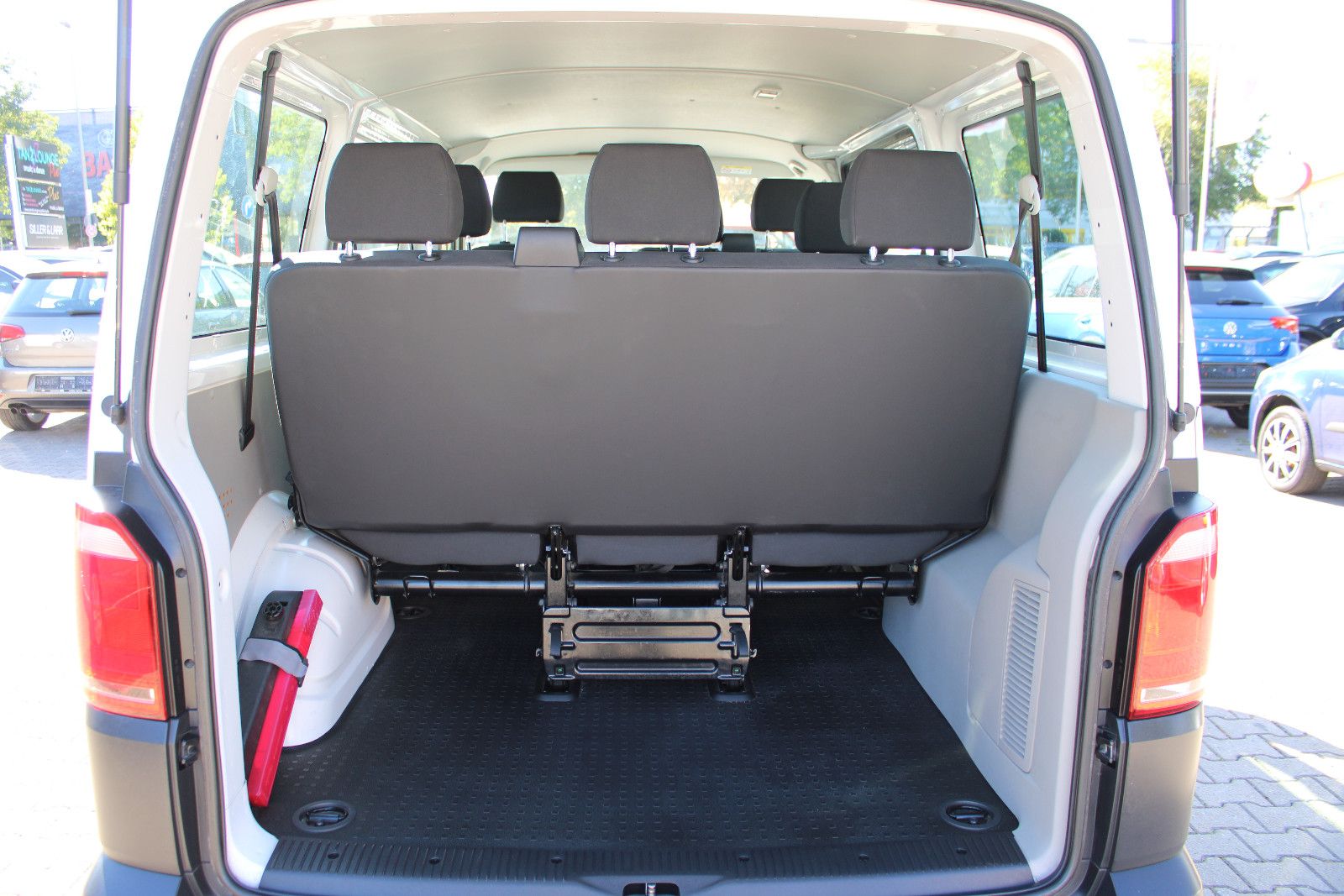 Fahrzeugabbildung Volkswagen T6 Transporter 9.Sitzer Klima,PDC, 1.Hand