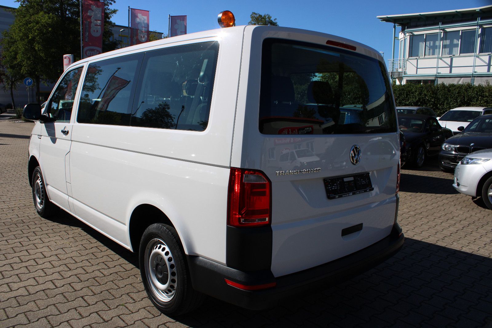 Fahrzeugabbildung Volkswagen T6 Transporter 9.Sitzer Klima,PDC, 1.Hand