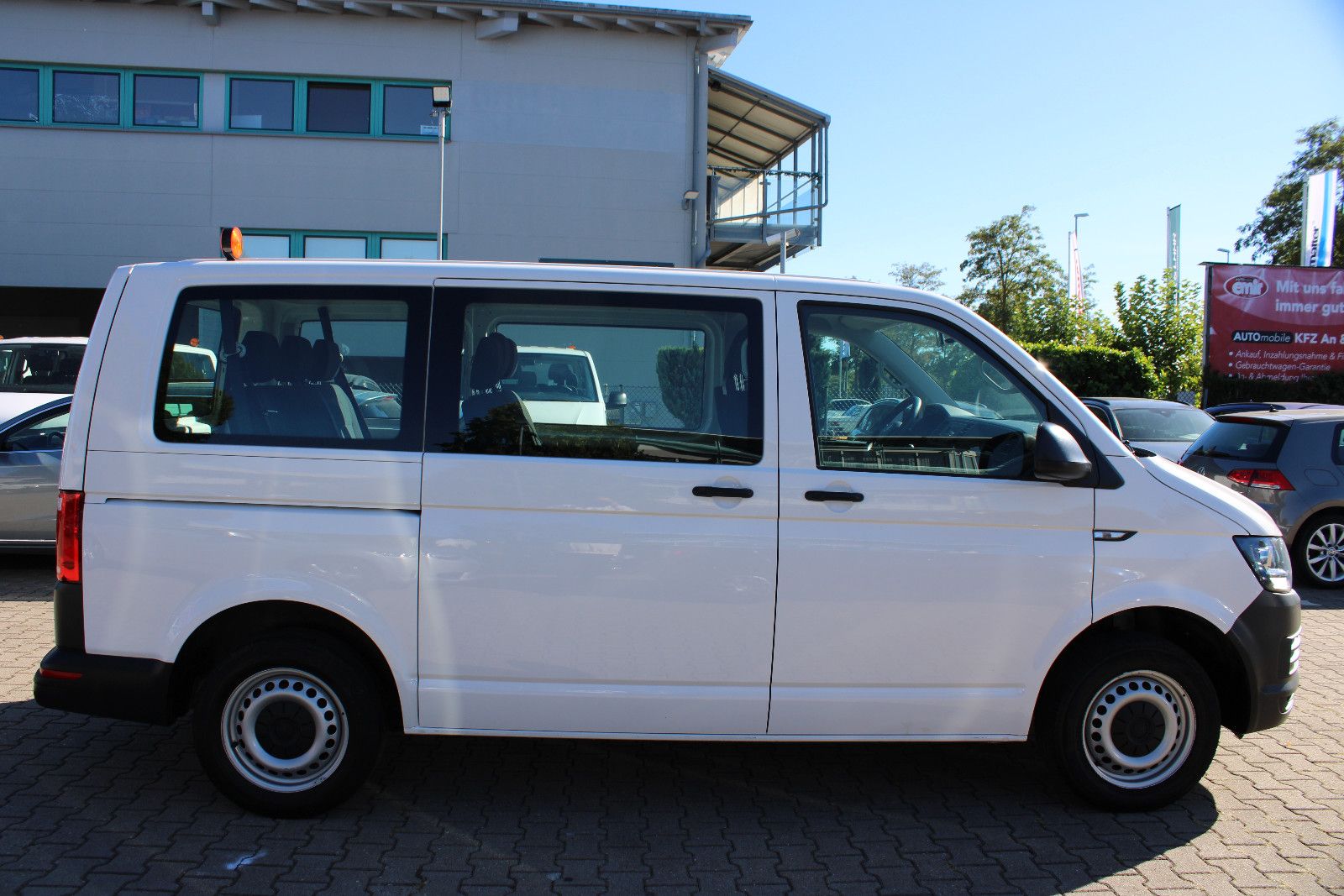 Fahrzeugabbildung Volkswagen T6 Transporter 9.Sitzer Klima,PDC, 1.Hand