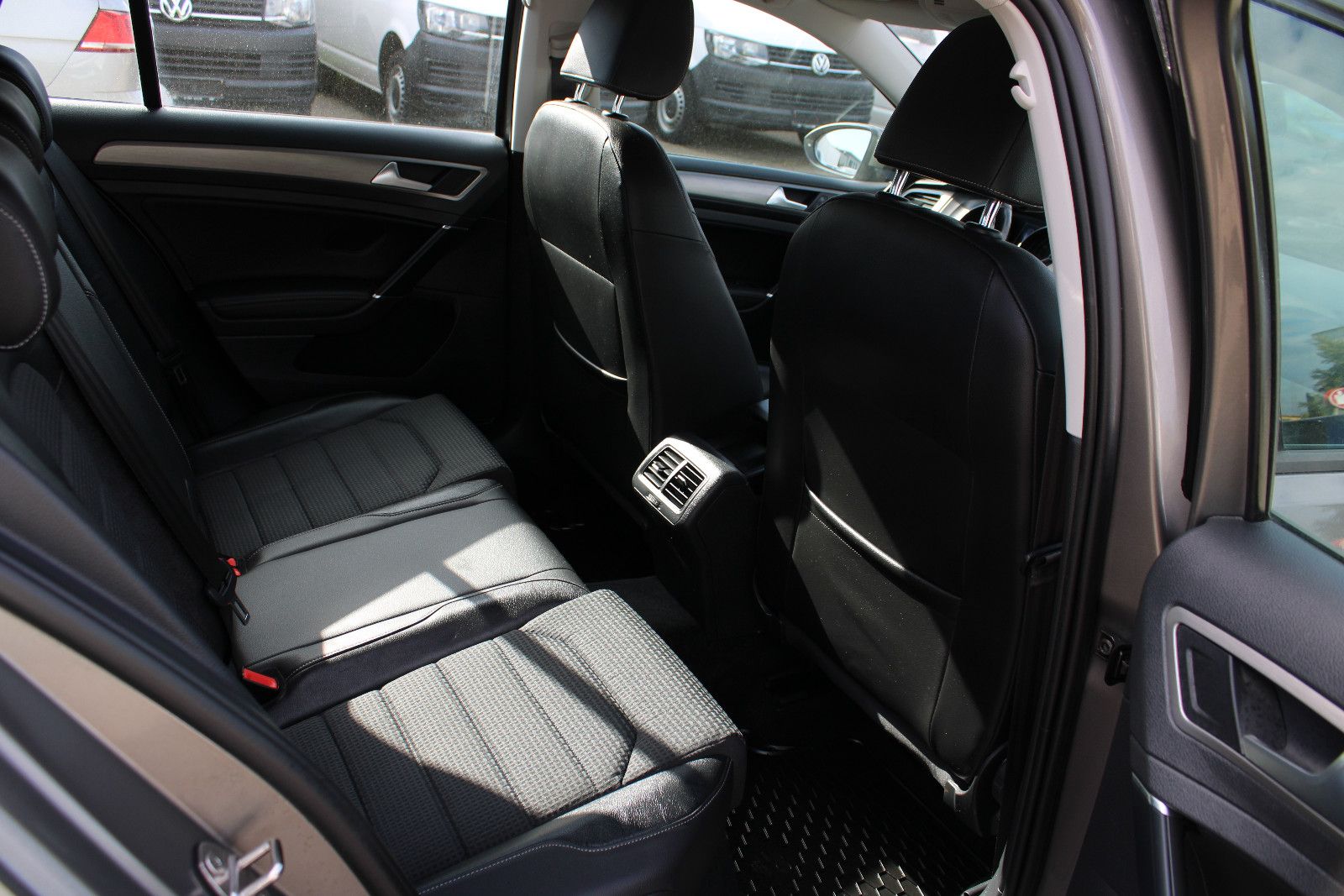 Fahrzeugabbildung Volkswagen Golf 1.4 TSI PDC,SHZ,Xenon,Leder