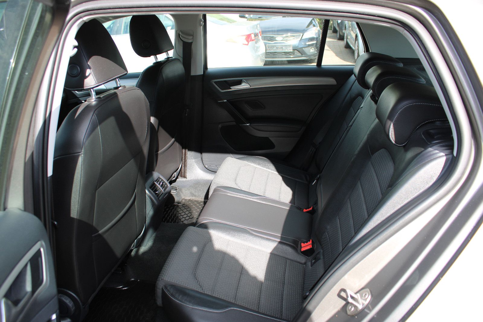 Fahrzeugabbildung Volkswagen Golf 1.4 TSI PDC,SHZ,Xenon,Leder