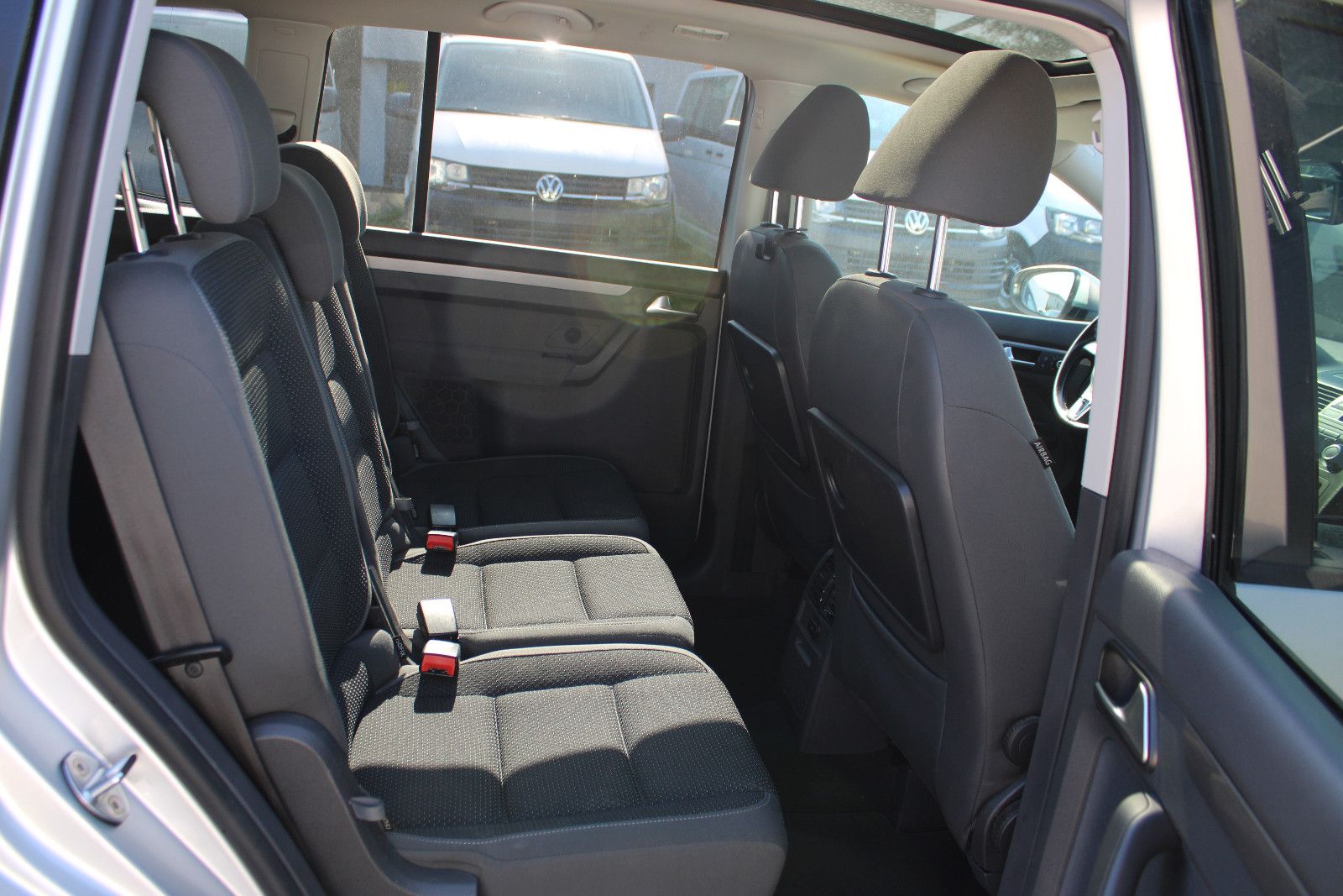 Fahrzeugabbildung Volkswagen Touran 1.4 TSI DSG Panorama,Xenon,LED,PDC