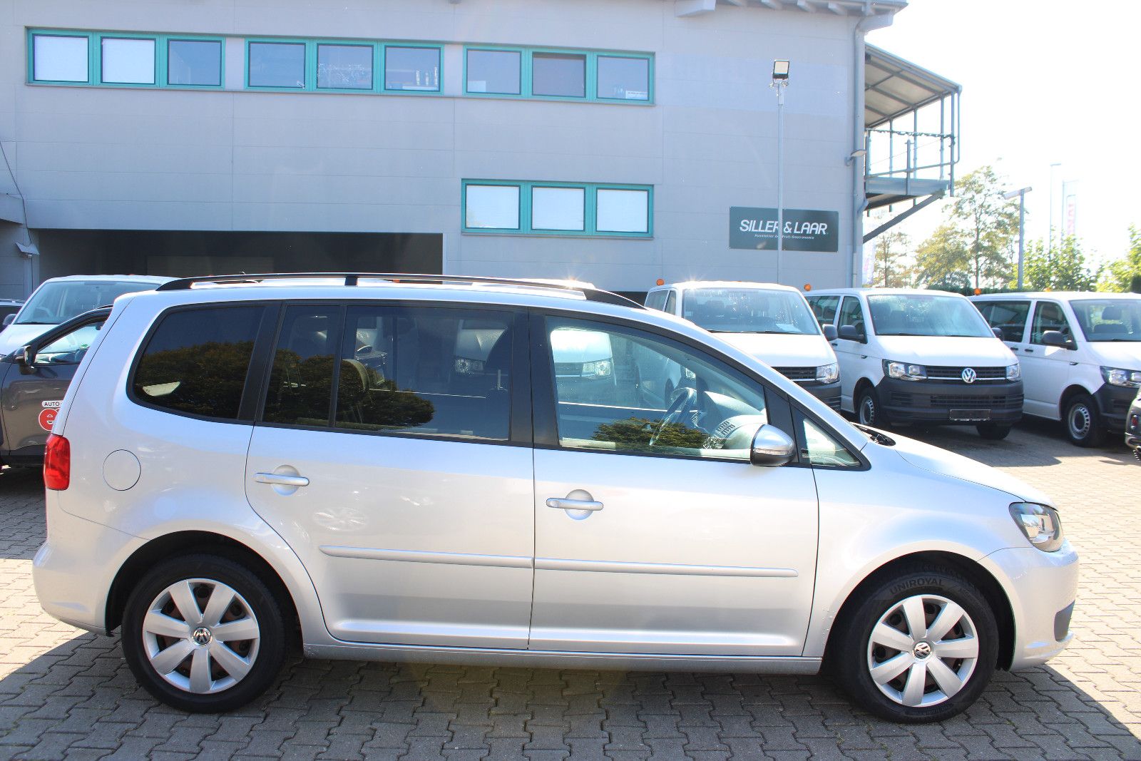 Fahrzeugabbildung Volkswagen Touran 1.4 TSI DSG Panorama,Xenon,LED,PDC