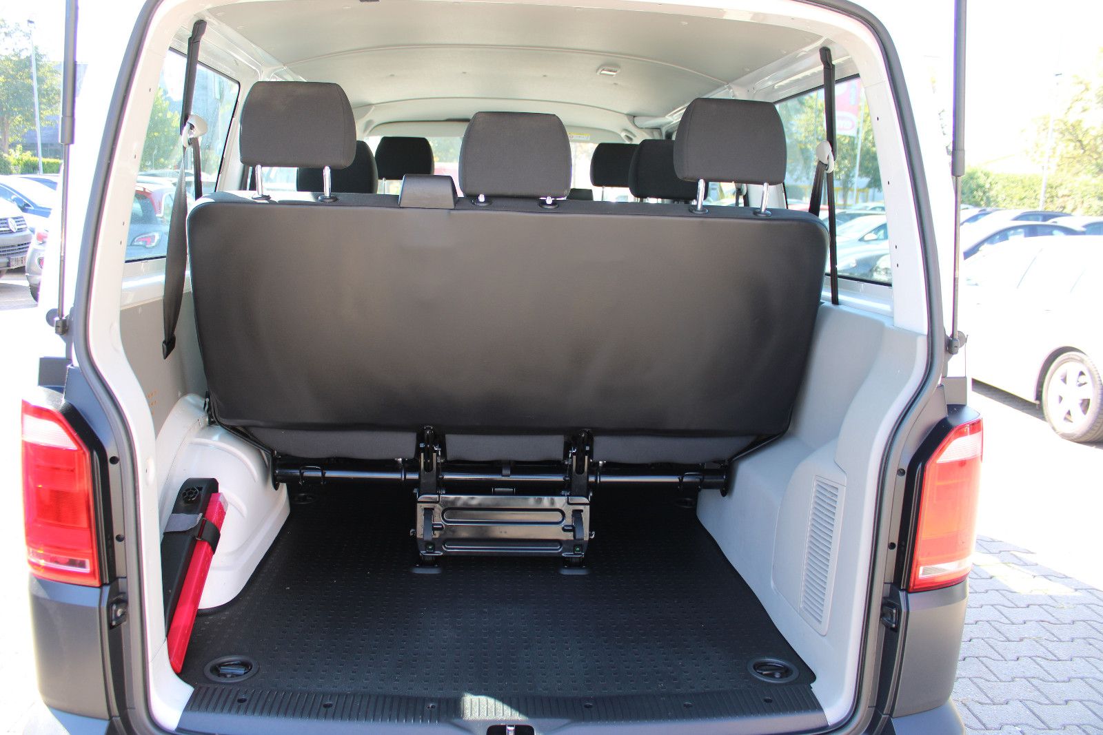 Fahrzeugabbildung Volkswagen T6 Transporter 9.Sitzer Klima,PDC 1.Hand