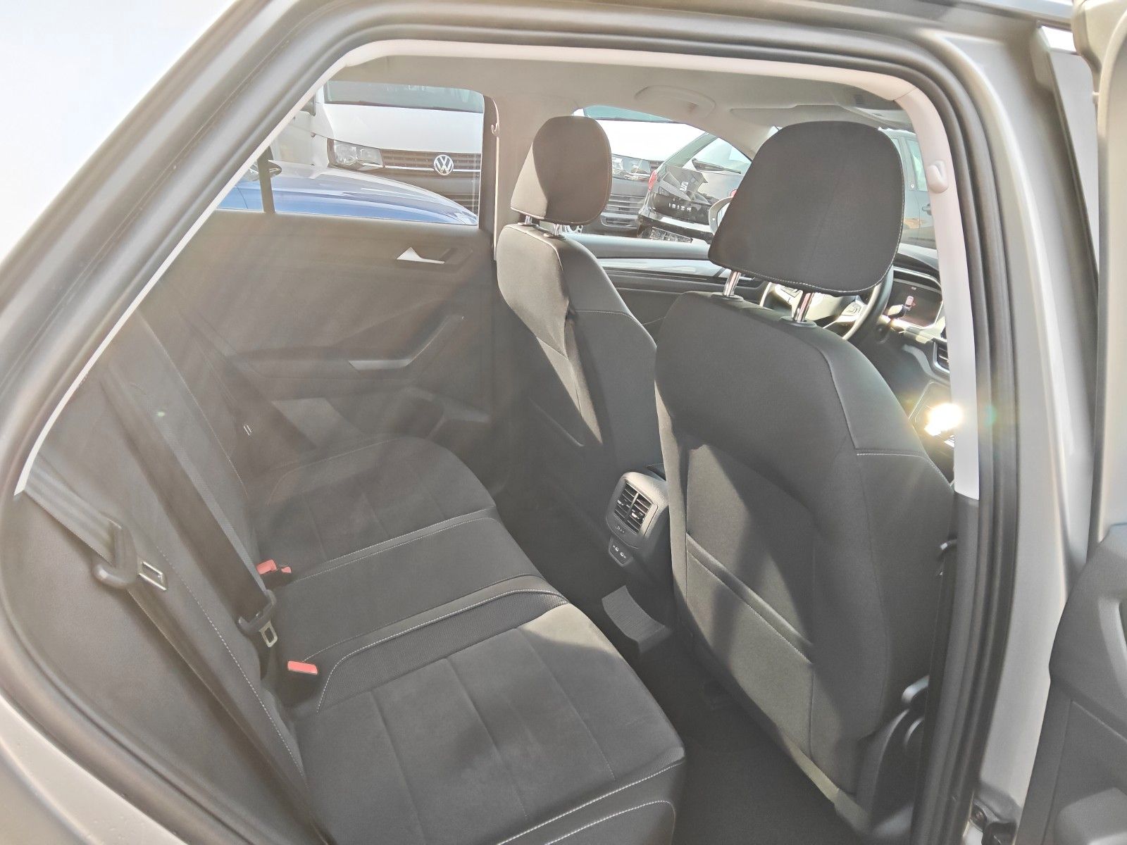 Fahrzeugabbildung Volkswagen T-Roc 1.5 TSI OPF DSG PDC,Kamera,AHK,LHZ,IQ-Lig