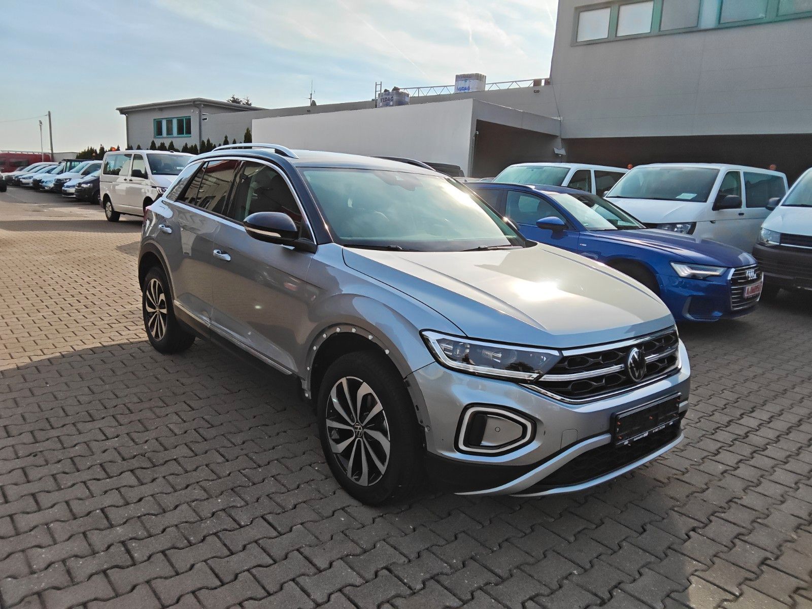 Fahrzeugabbildung Volkswagen T-Roc 1.5 TSI OPF DSG PDC,Kamera,AHK,LHZ,IQ-Lig