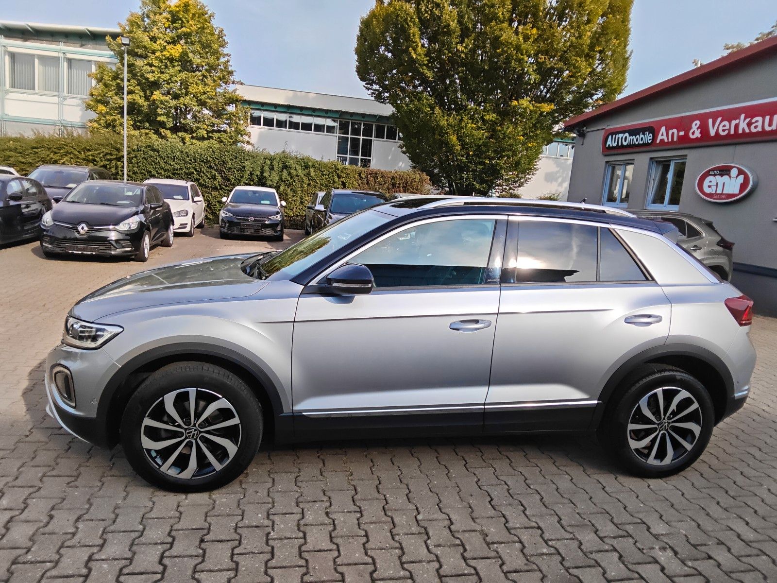 Fahrzeugabbildung Volkswagen T-Roc 1.5 TSI OPF DSG PDC,Kamera,AHK,LHZ,IQ-Lig