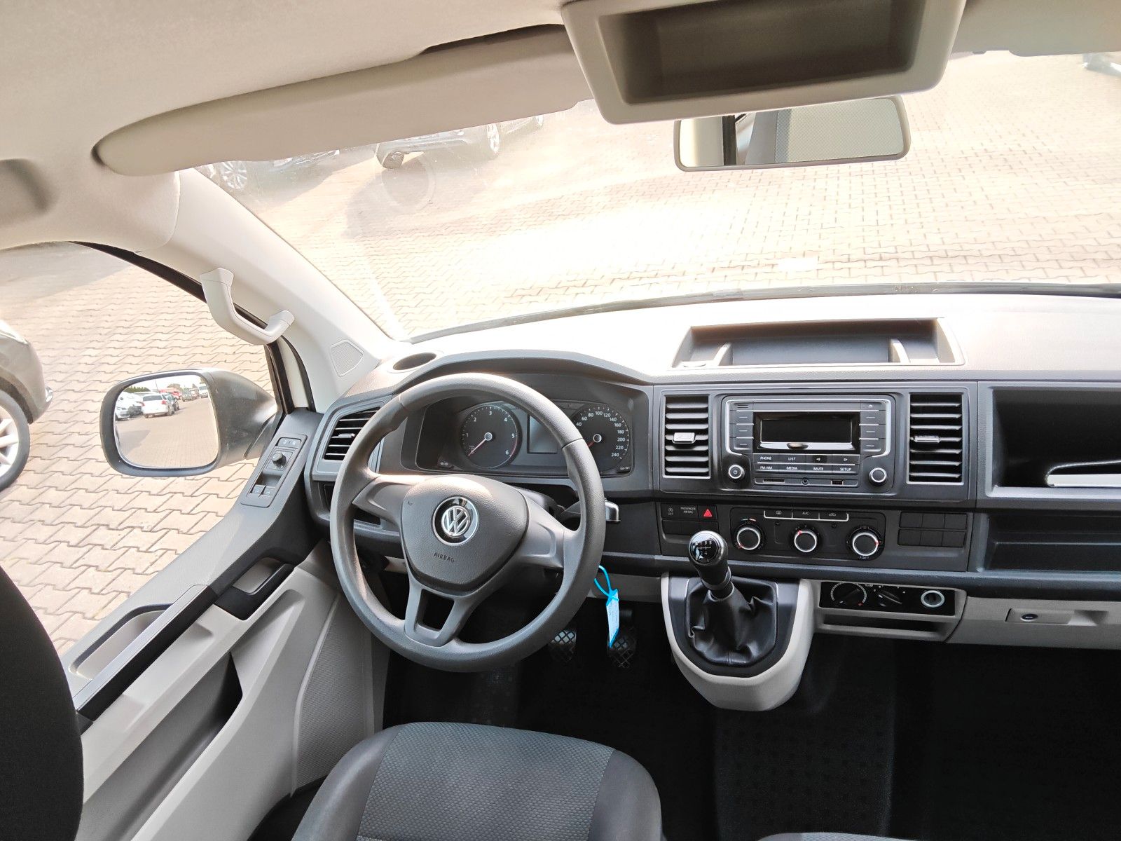 Fahrzeugabbildung Volkswagen T6 Transporter 9.Sitzer Klima,PDC
