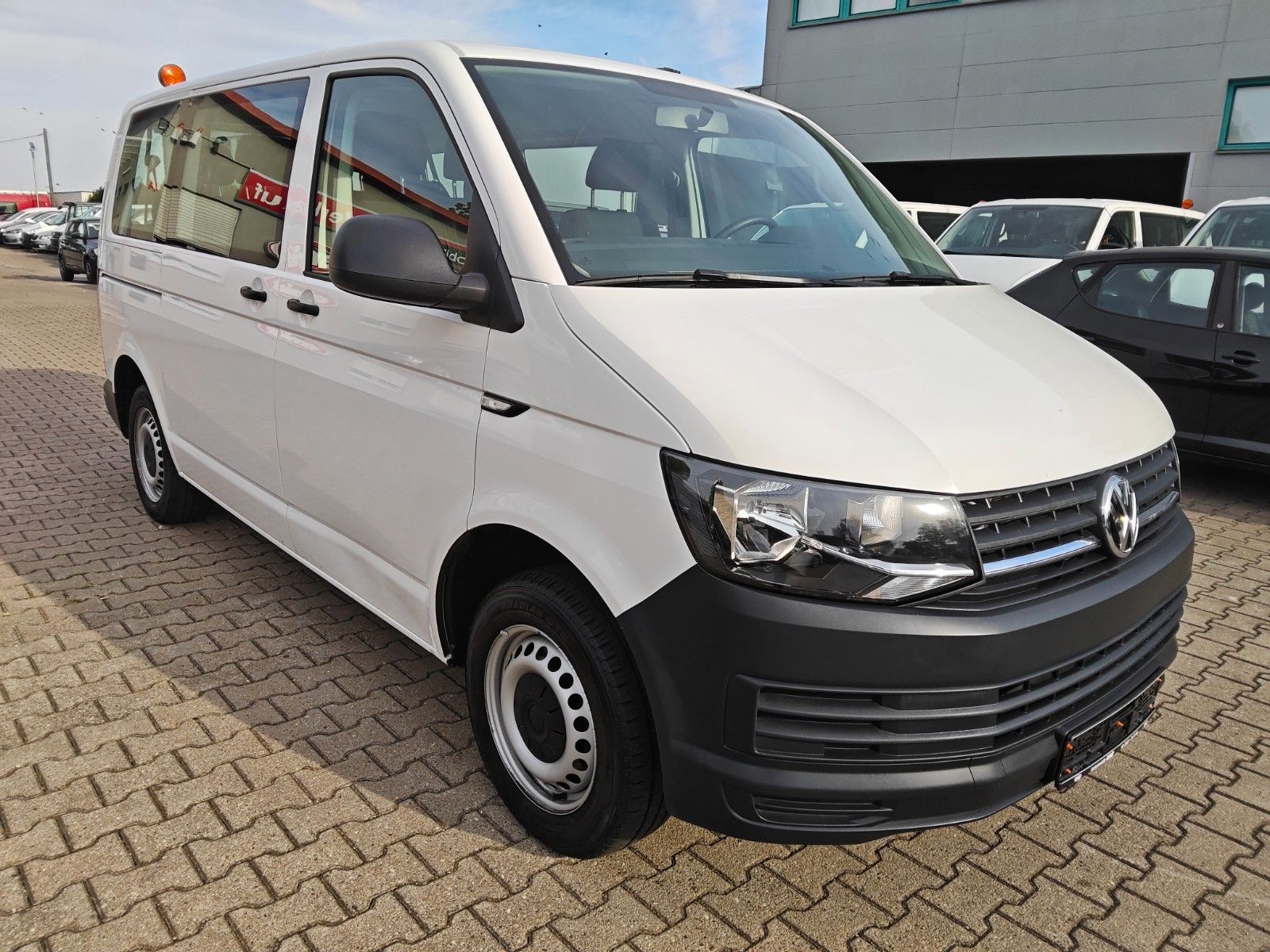 Fahrzeugabbildung Volkswagen T6 Transporter 9.Sitzer Klima,PDC