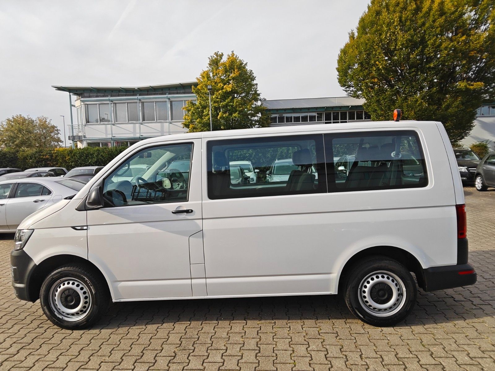 Fahrzeugabbildung Volkswagen T6 Transporter 9.Sitzer Klima,PDC