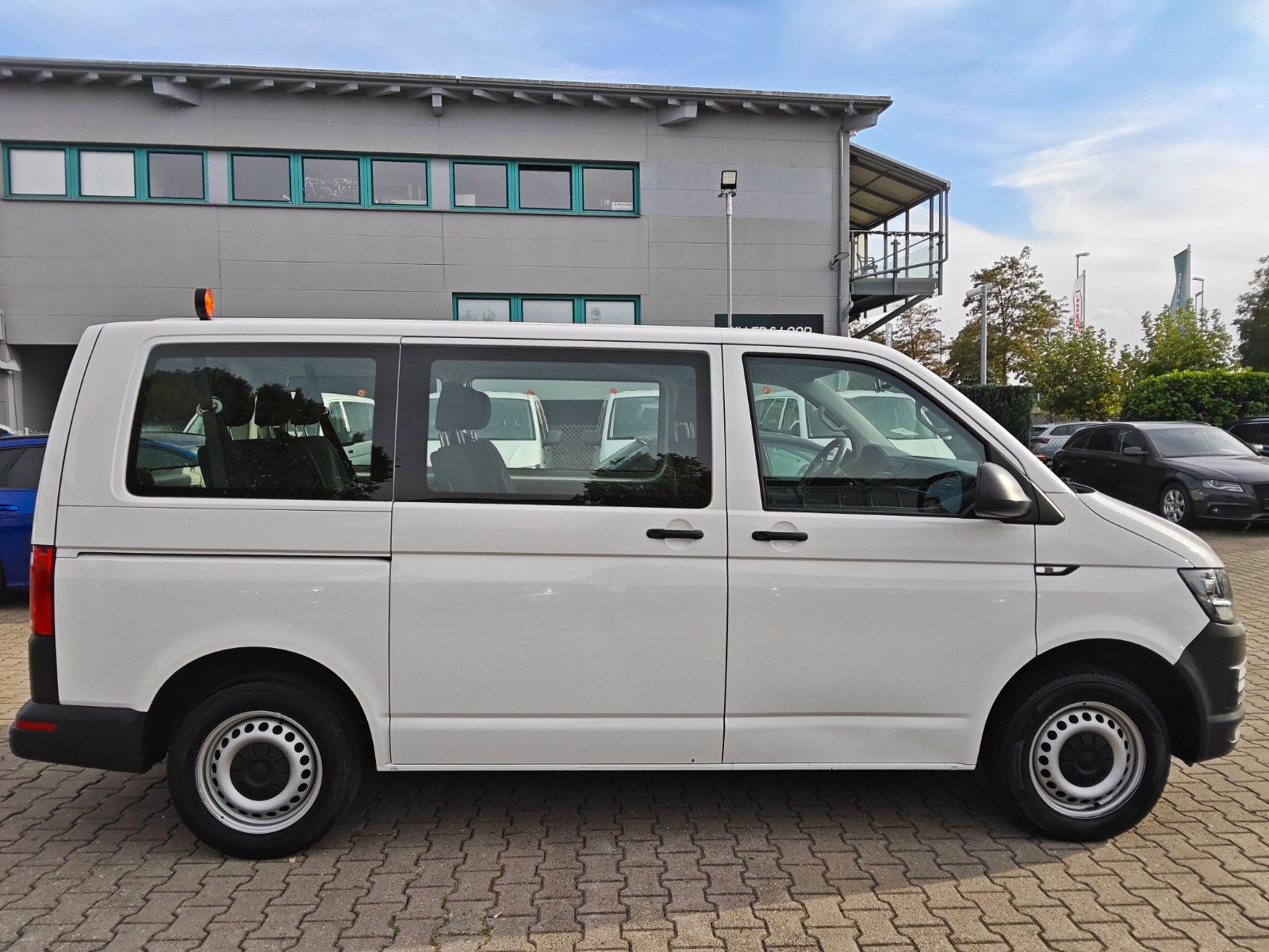 Fahrzeugabbildung Volkswagen T6 Transporter 9.Sitzer Klima,PDC