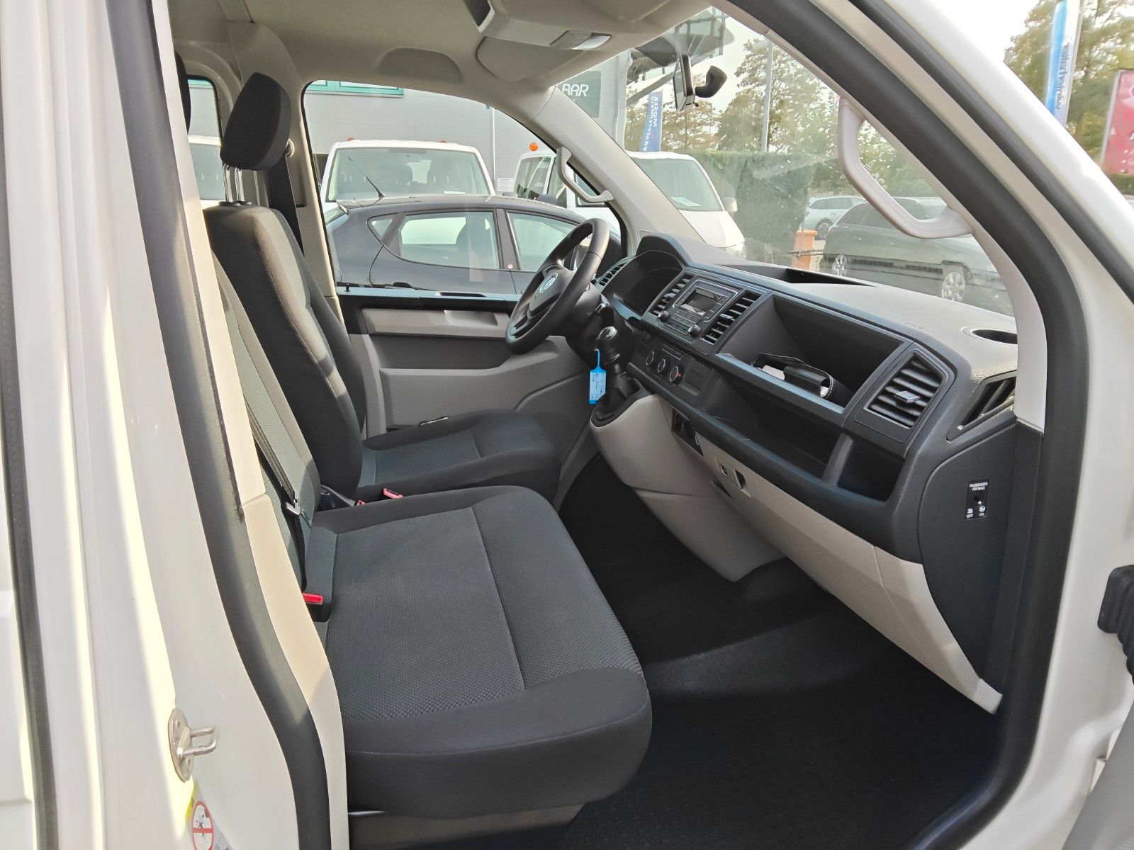 Fahrzeugabbildung Volkswagen T6 Transporter 9.Sitzer Klima,PDC