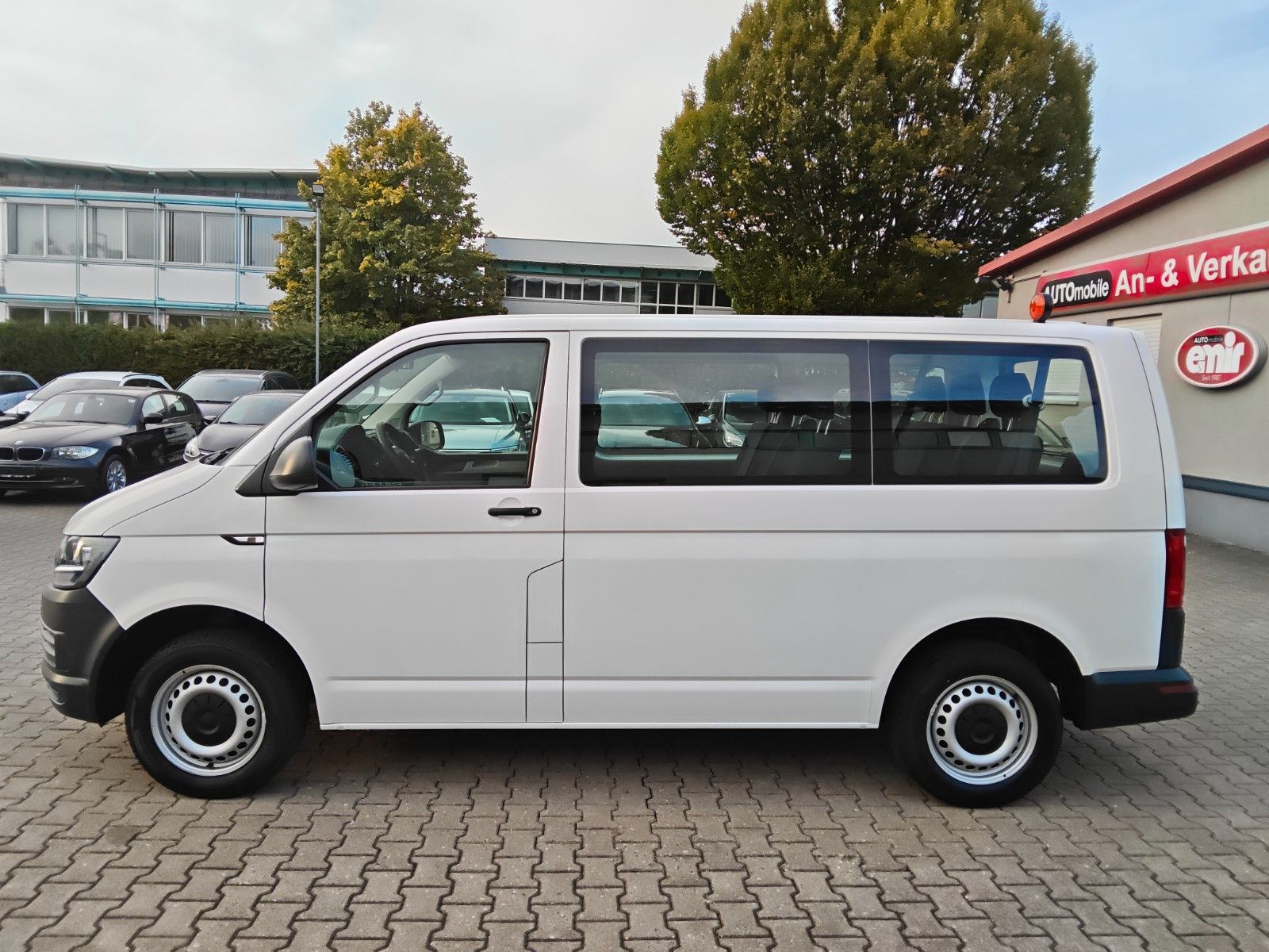 Fahrzeugabbildung Volkswagen T6 Transporter 9.Sitzer Klima,PDC 1.Hand