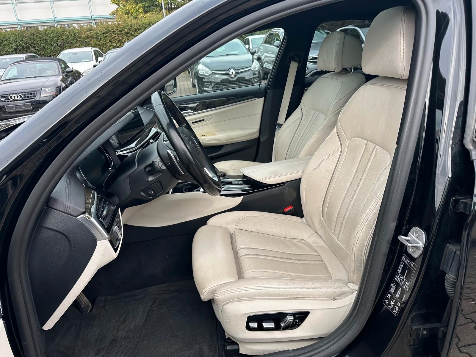Fahrzeugabbildung BMW 540d xDrive Luxury Line Head Up,SoftClose,Leder