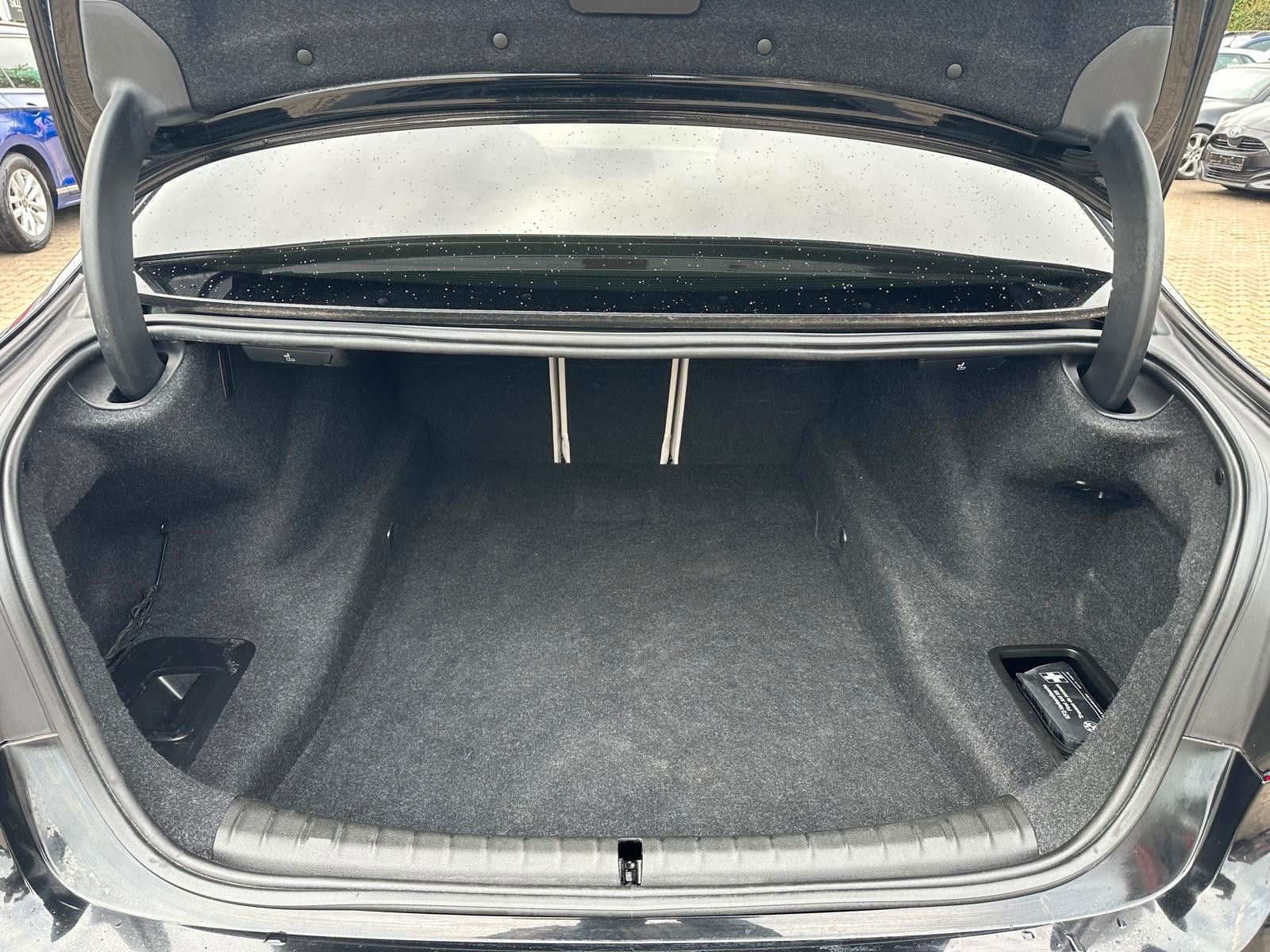Fahrzeugabbildung BMW 540d xDrive Luxury Line Head Up,SoftClose,Leder