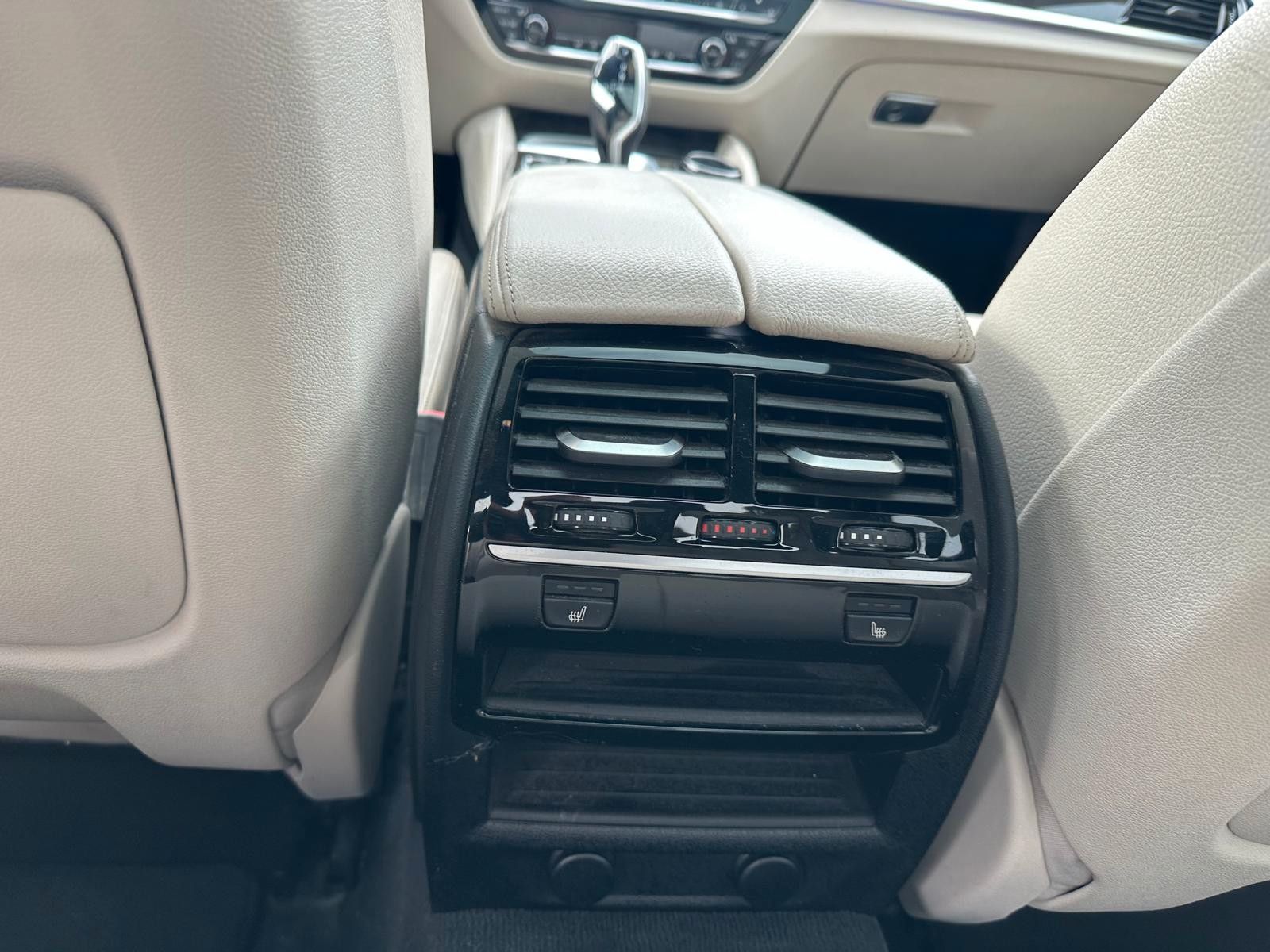 Fahrzeugabbildung BMW 540d xDrive Luxury Line Head Up,SoftClose,Leder