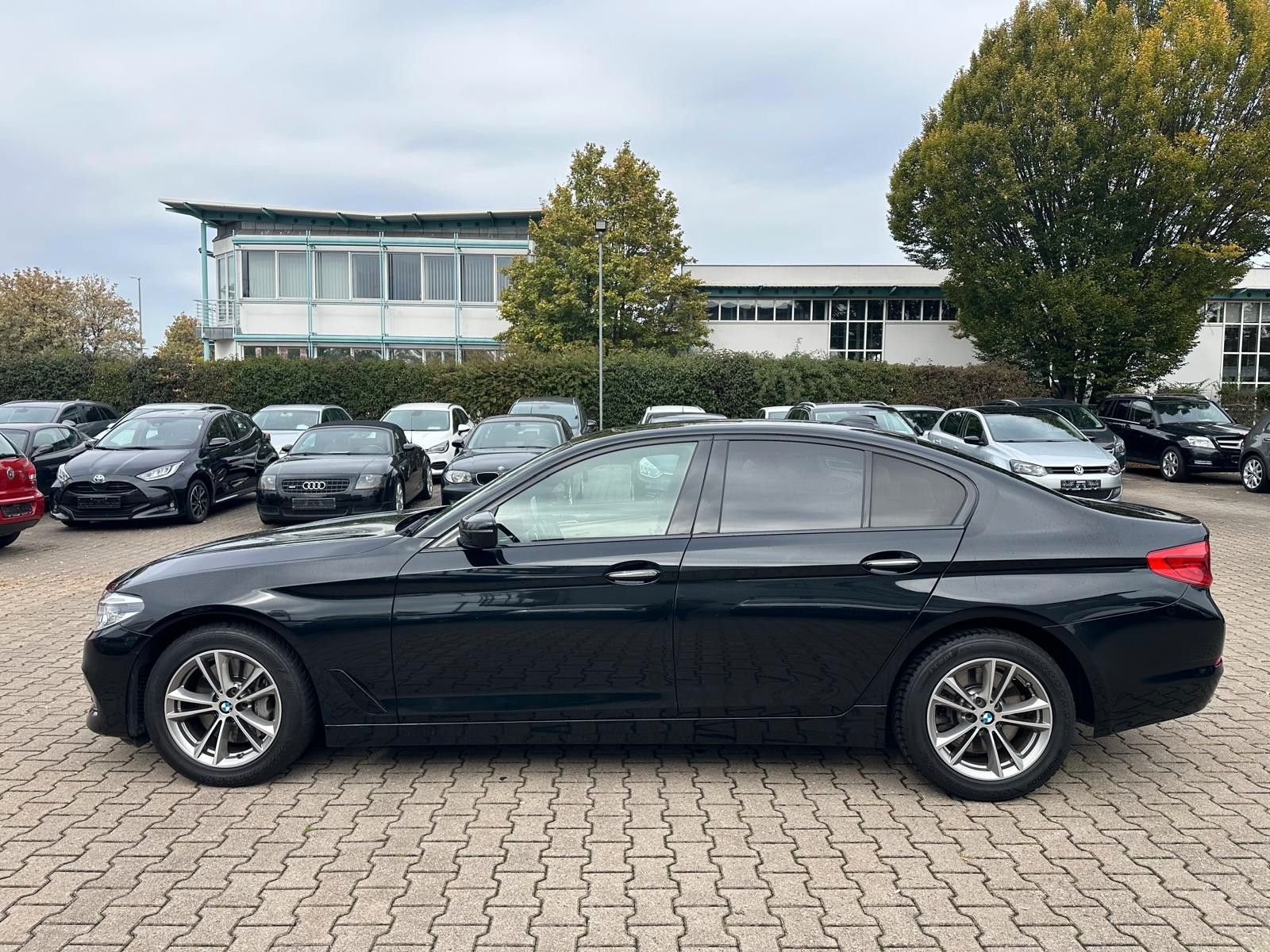 Fahrzeugabbildung BMW 540d xDrive Luxury Line Head Up,SoftClose,Leder