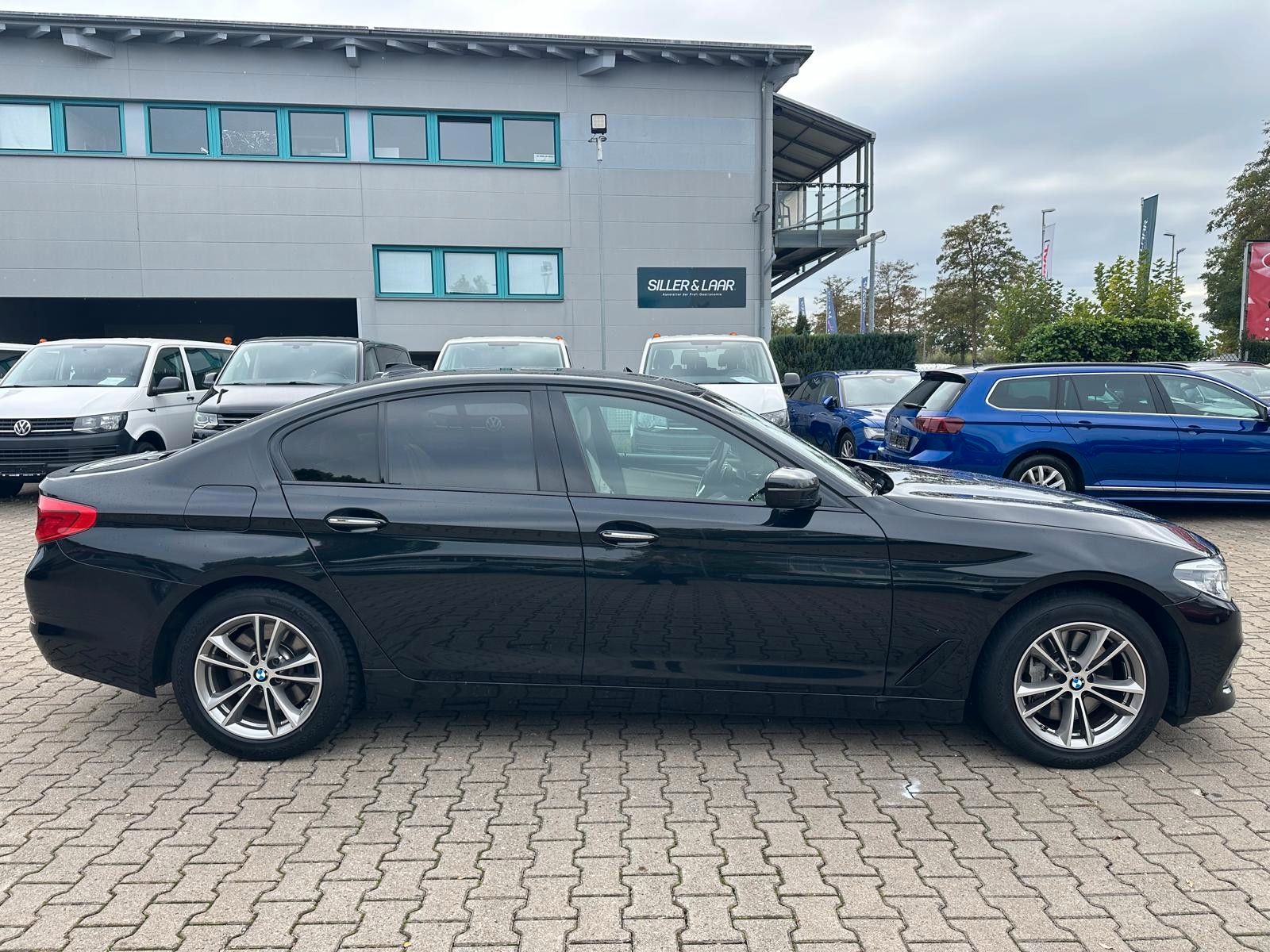 Fahrzeugabbildung BMW 540d xDrive Luxury Line Head Up,SoftClose,Leder