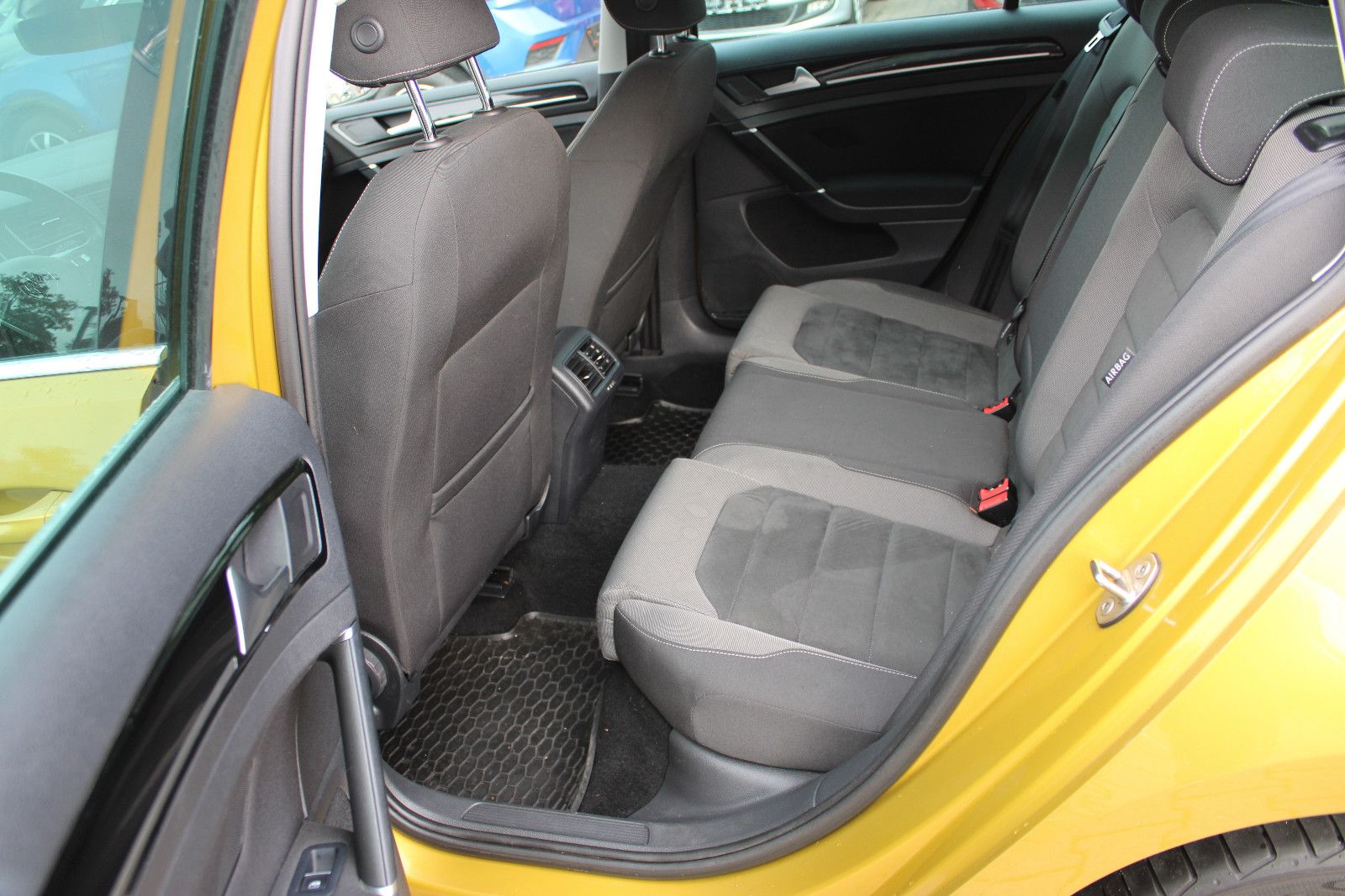Fahrzeugabbildung Volkswagen Golf 2.0 TDI DSG 4MOTION Highline Variant