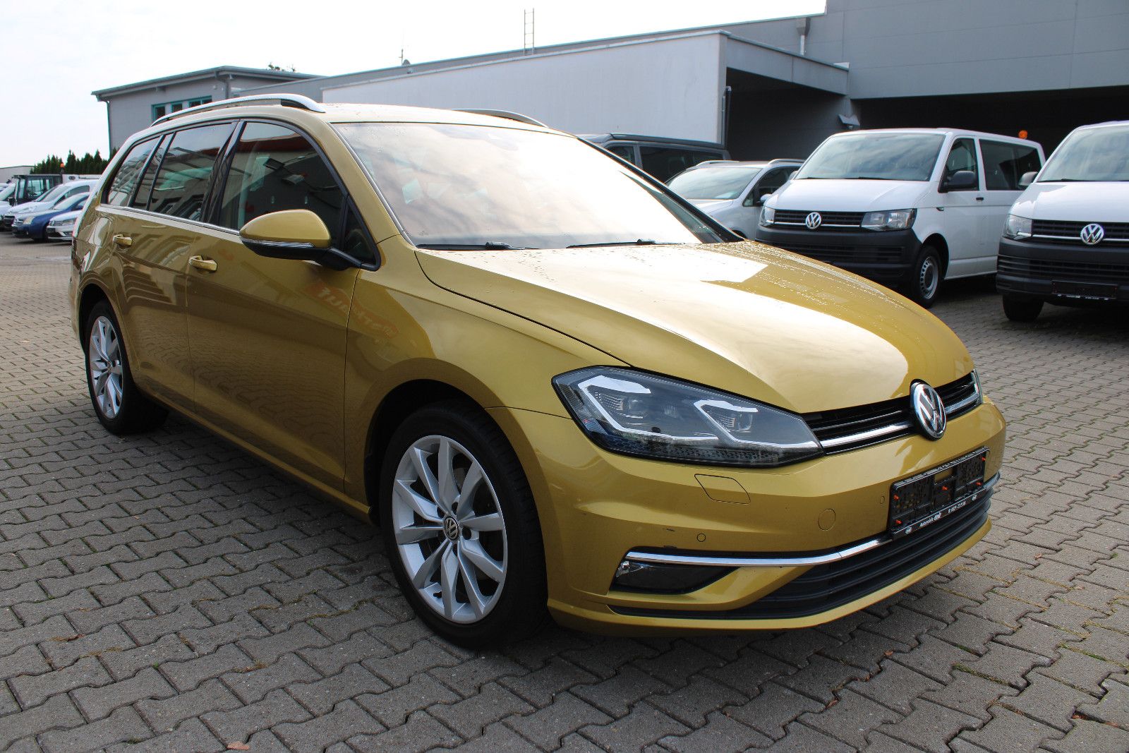 Fahrzeugabbildung Volkswagen Golf 2.0 TDI DSG 4MOTION Highline Variant