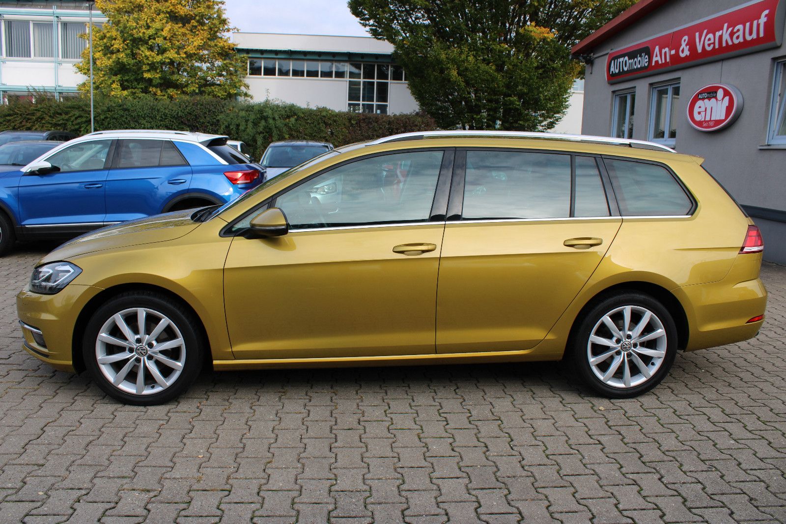 Fahrzeugabbildung Volkswagen Golf 2.0 TDI DSG 4MOTION Highline Variant