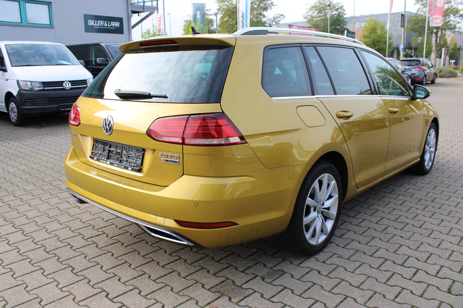 Fahrzeugabbildung Volkswagen Golf 2.0 TDI DSG 4MOTION Highline Variant