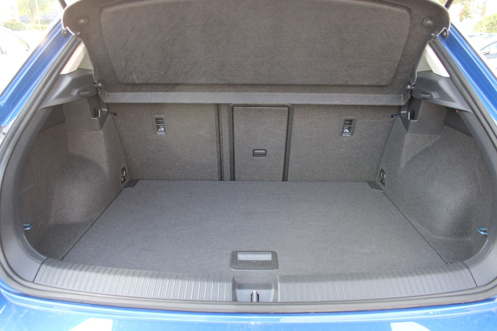 Fahrzeugabbildung Volkswagen T-Roc 2.0 TDI SCR DSG Navi,Kamera,PDC,SHZ