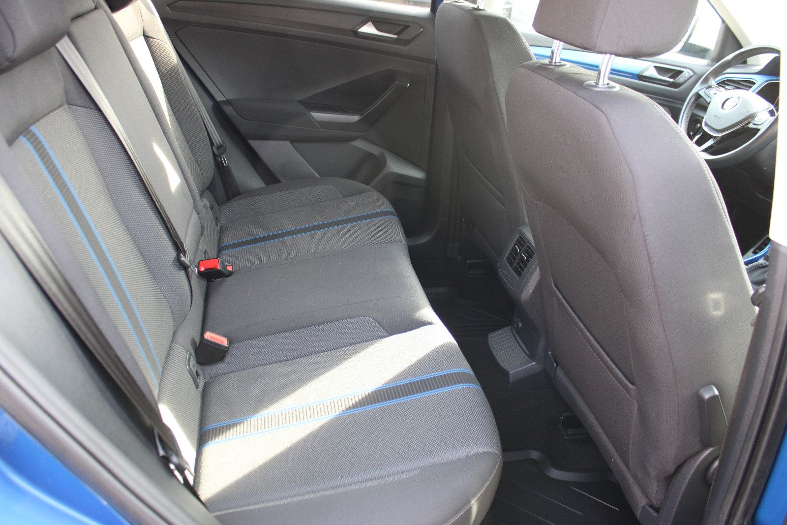 Fahrzeugabbildung Volkswagen T-Roc 2.0 TDI SCR DSG Navi,Kamera,PDC,SHZ