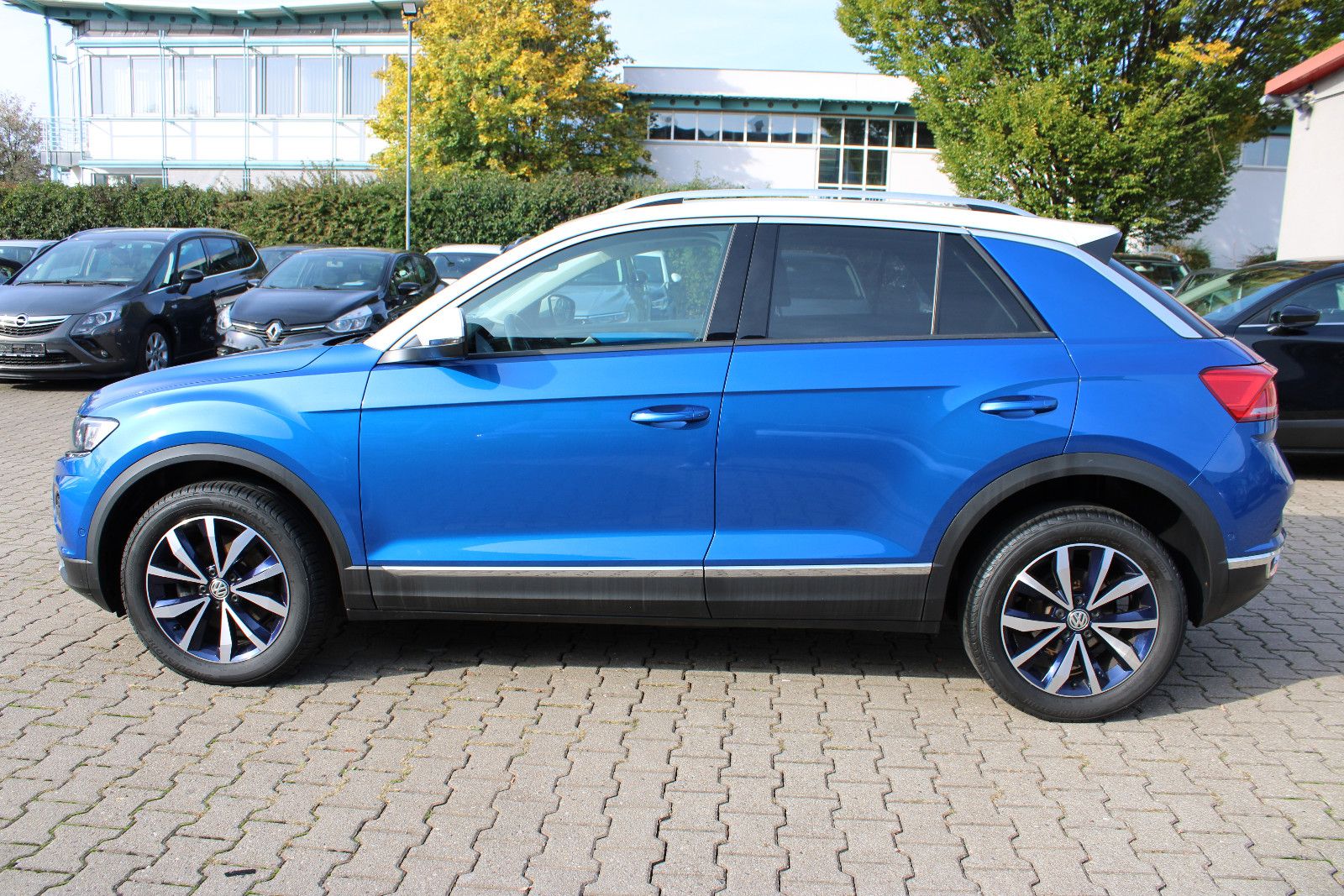 Fahrzeugabbildung Volkswagen T-Roc 2.0 TDI SCR DSG Navi,Kamera,PDC,SHZ