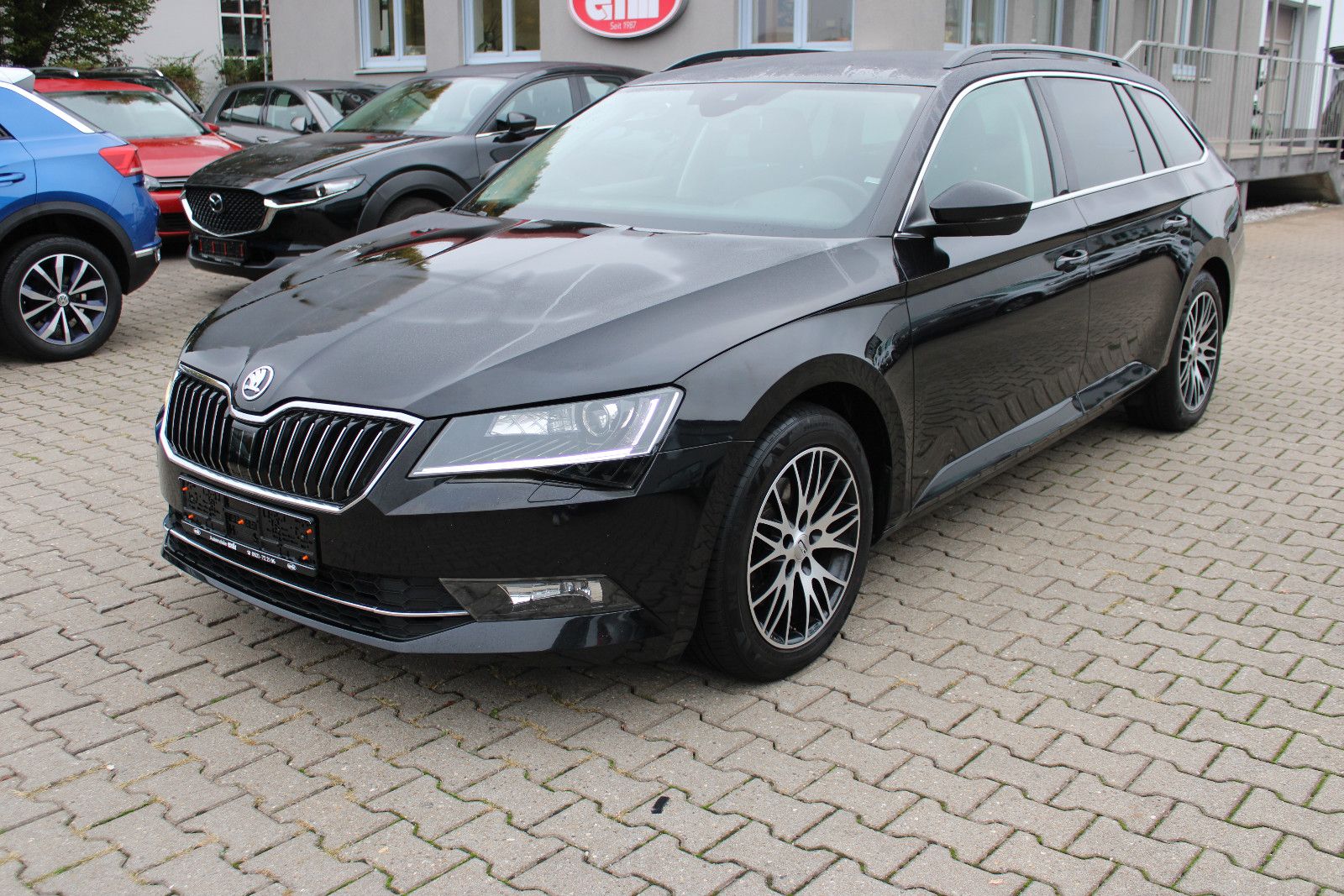 Fahrzeugabbildung SKODA Superb 2.0 TDI SCR 140kW DSG SportLine Combi
