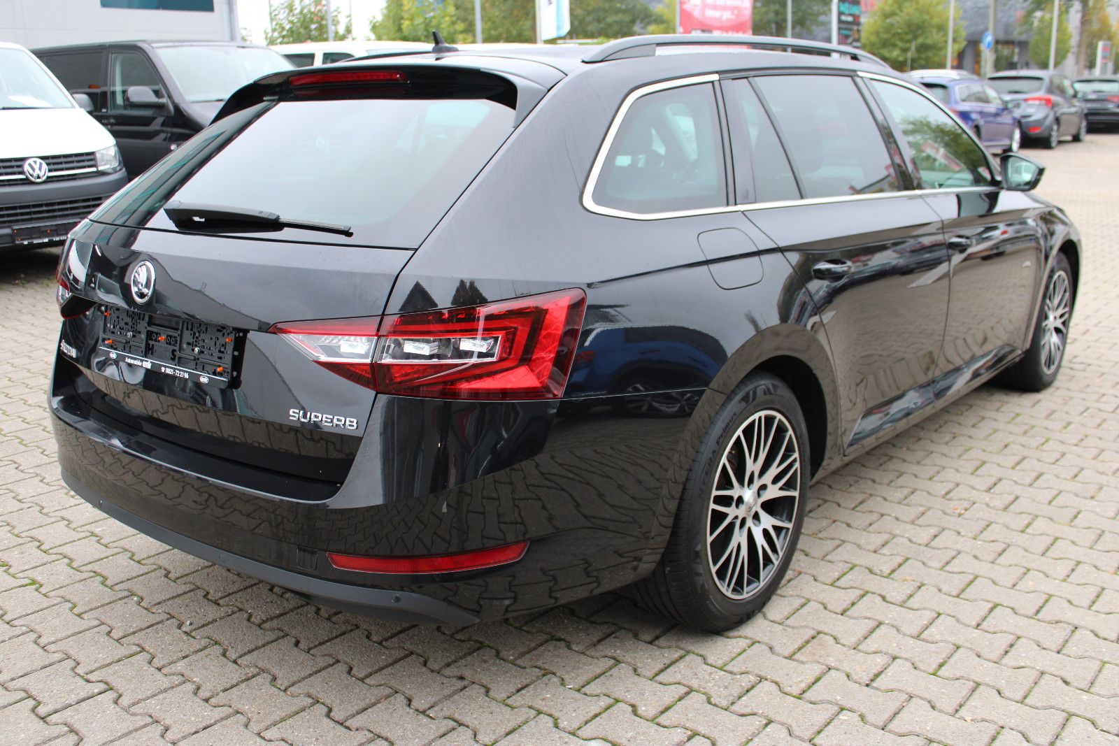 Fahrzeugabbildung SKODA Superb 2.0 TDI SCR 140kW DSG SportLine Combi