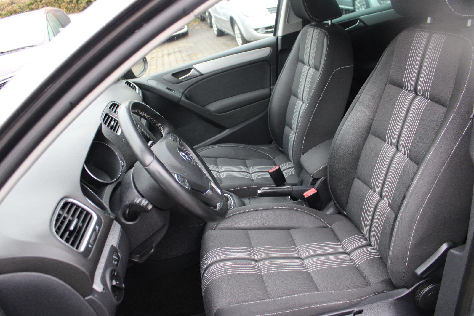 Fahrzeugabbildung Volkswagen Golf 1.2 TSI BlueMotion Technology MATCH