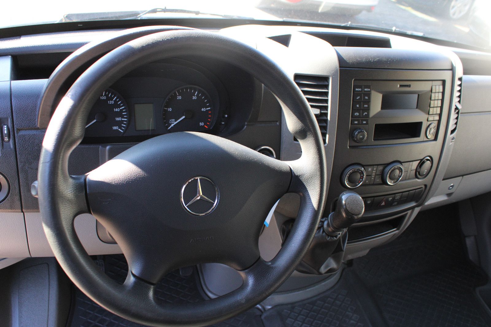 Fahrzeugabbildung Mercedes-Benz Sprinter Kasten L2H2